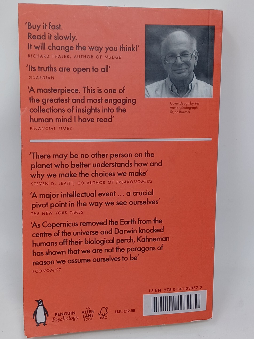 Thinking, Fast and Slow by Daniel Kahneman, Paperback
