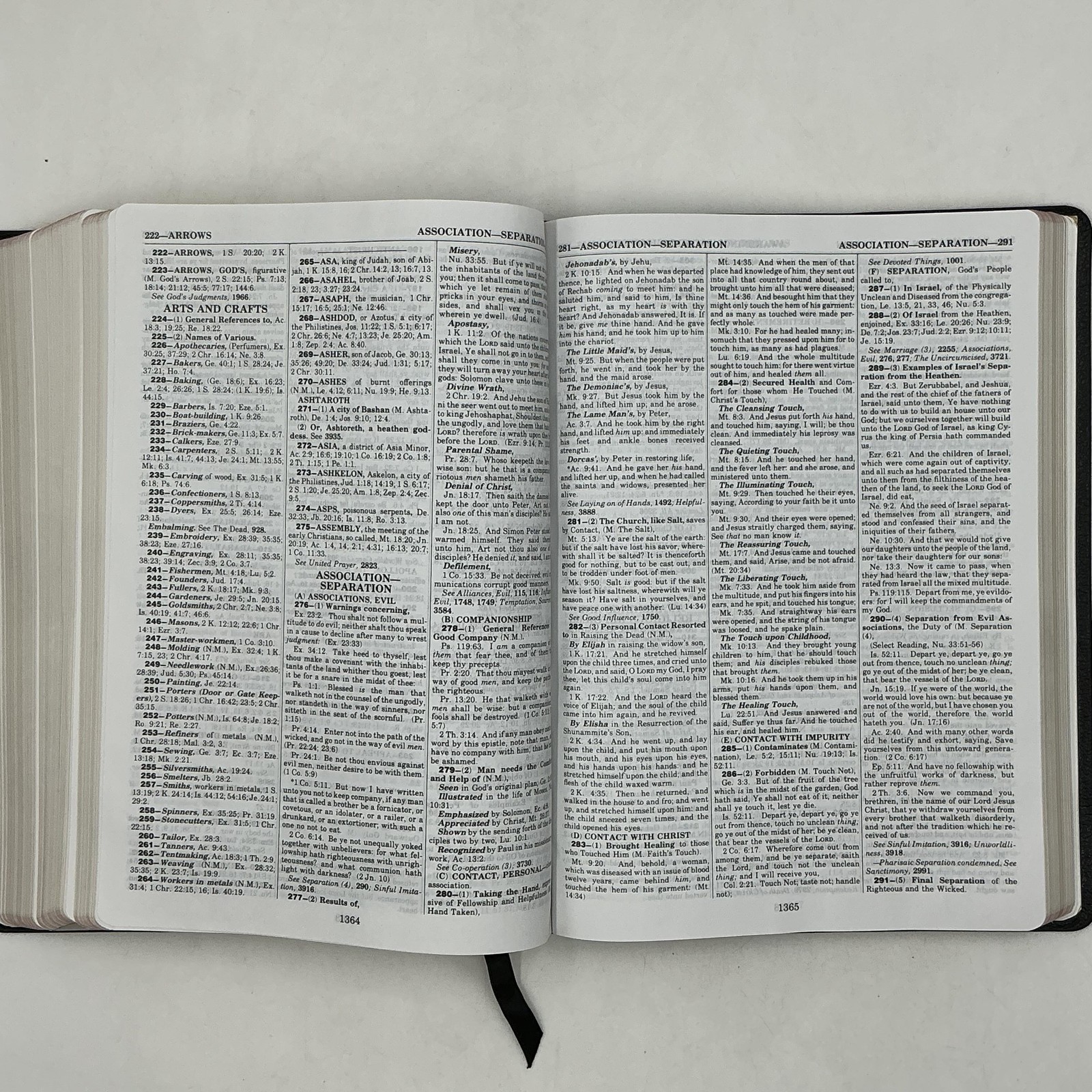 The Thompson Chain-Reference Bible KJV Large Print Fifth 2005 Black Leather