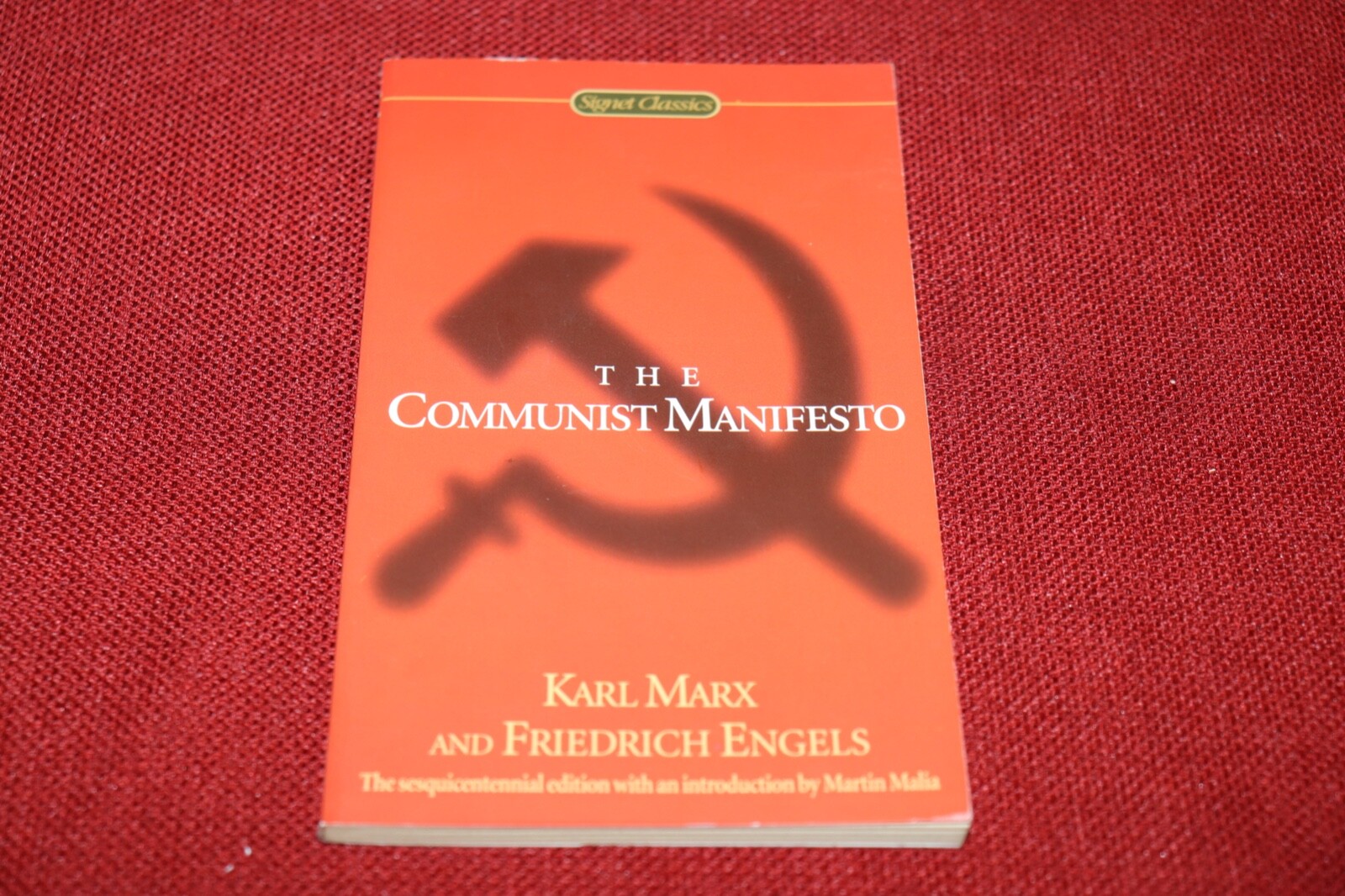 The Communist Manifesto – Karl Marx Miniature Paperback Book Signet Classics