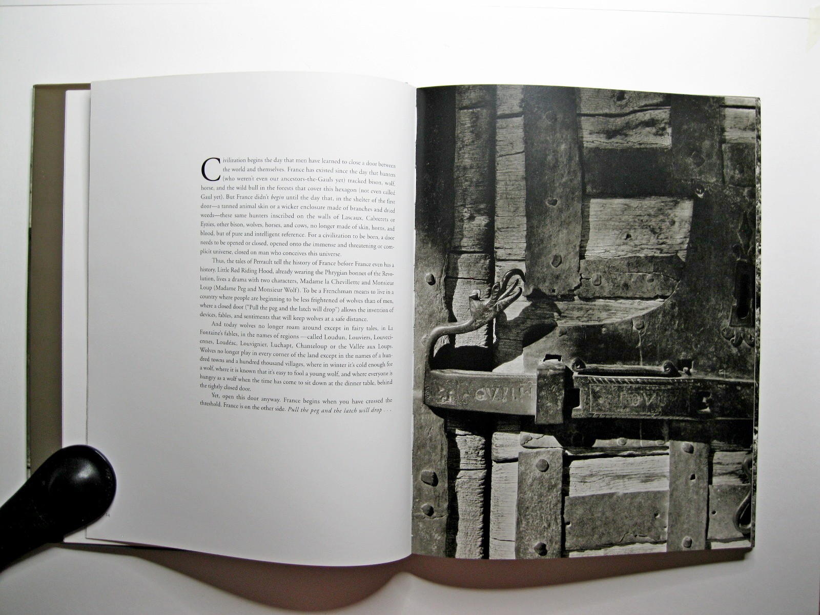 La France de Profil Paul Strand Photography 2001 English HC DJ Like New