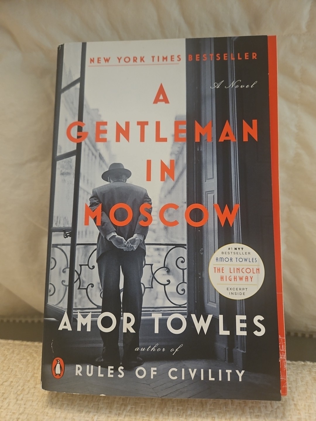 Gentleman in Moscow : A Novel by Amor Towles (2019, Trade Paperback)