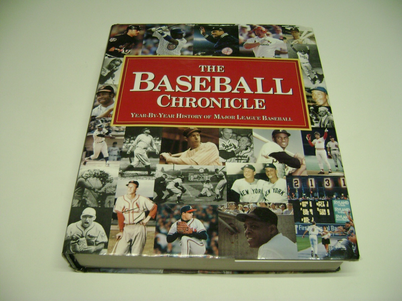 2001 Huge Hardcover Book The BASEBALL CHRONICLE Year By Year History, 656 pages