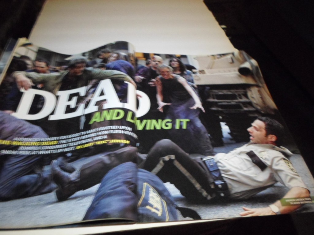 2 Entertainment Weekly #1131 December 3, 2010 & August 31 2012 The Walking Dead