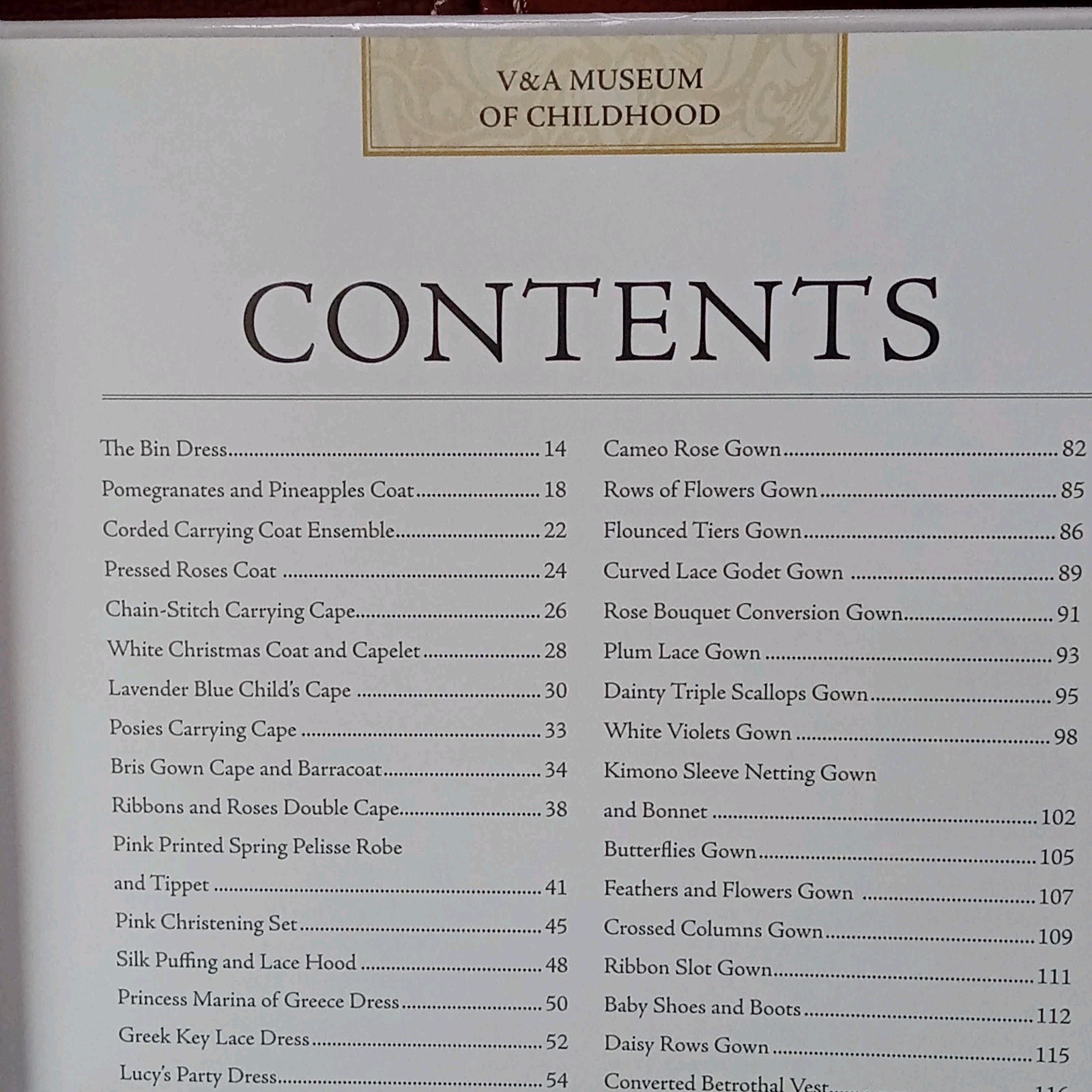 Victoria & Albert Museum of Childhood Martha Pullen (HC) 2008) Full Color Photo