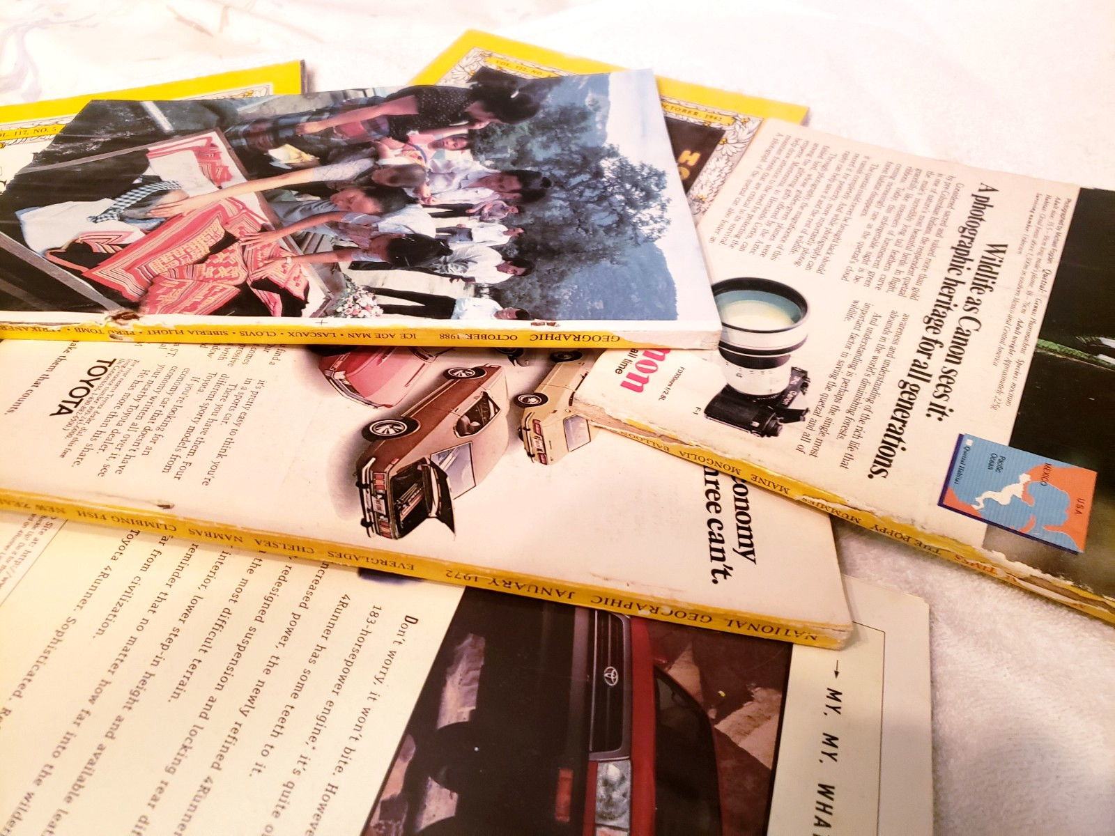 Lot 9 National Geographic Random Pick 1960s – 2010s No duplicate DAMAGED