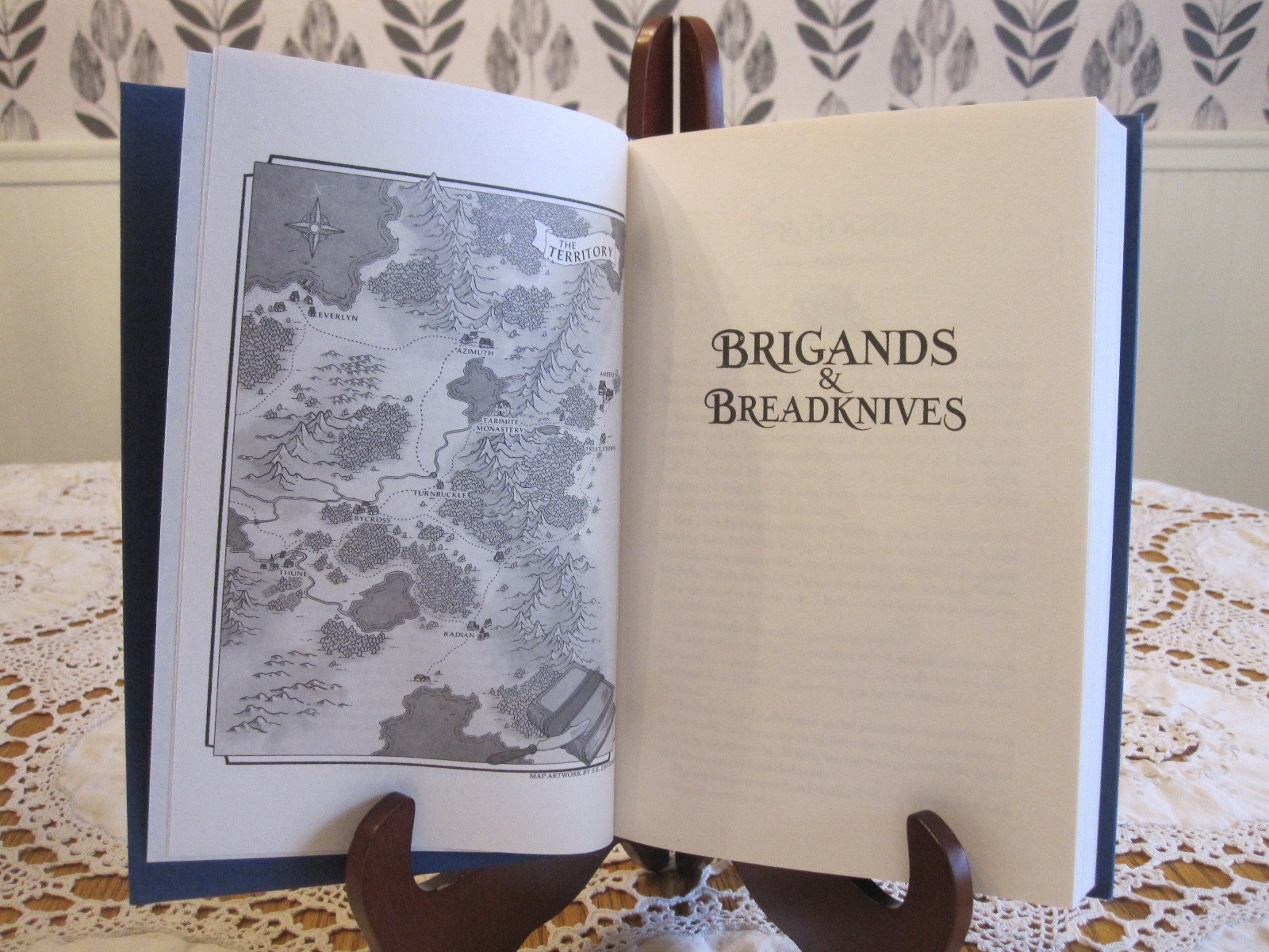 BRIGANDS & BREADKNIVES Travis Baldree 2025 HC/DJ 1st Edition