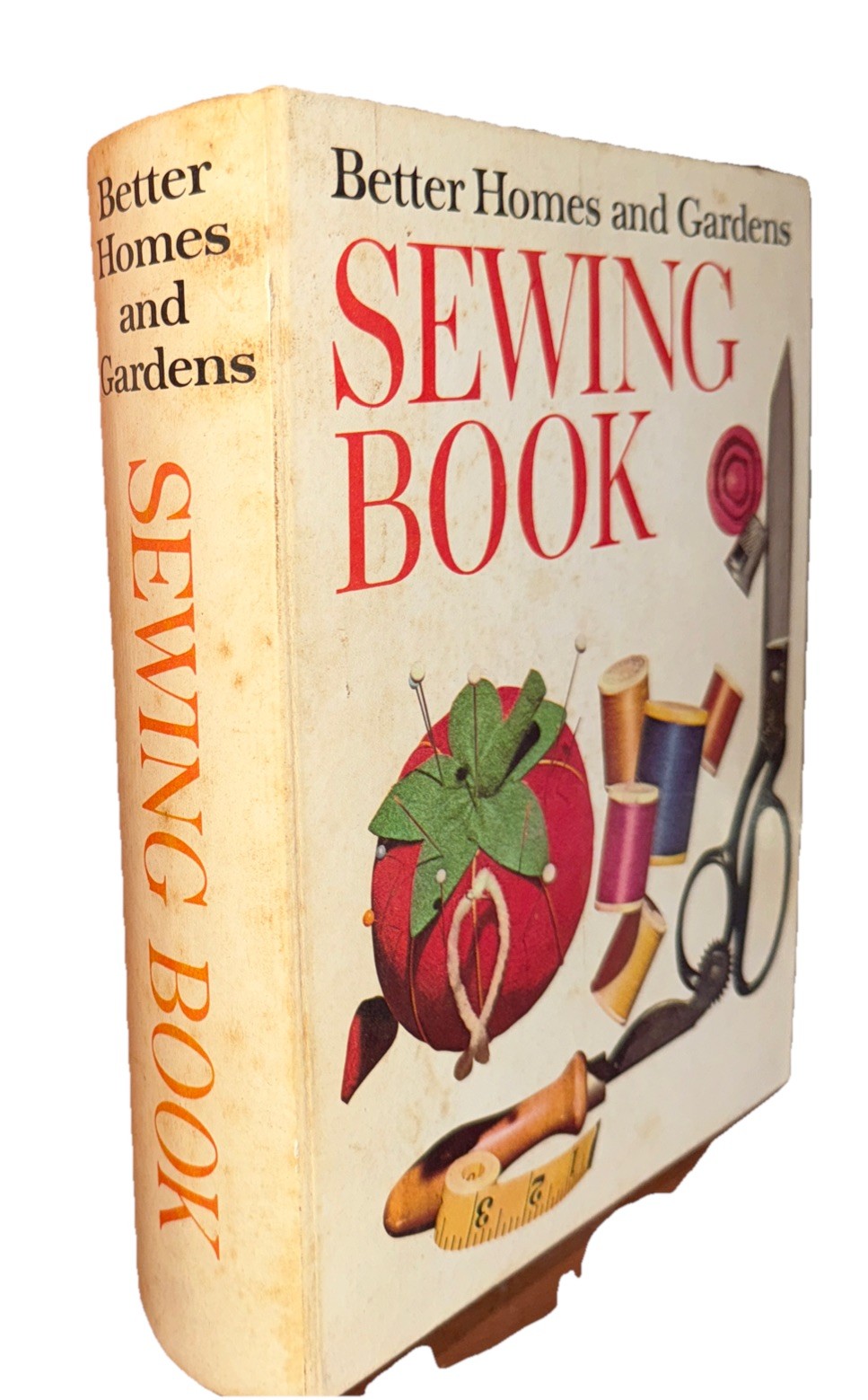 Sewing Book Better Homes and Gardens 1970 Illustrated HC 5-Ring Binder 360 Pages