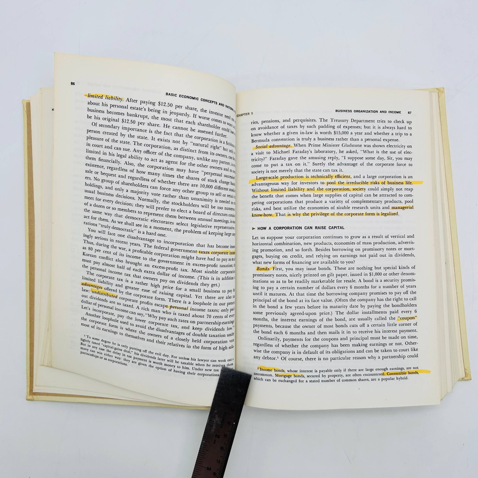 Economics – An Introductory Analysis by Paul A. Samuelson Sixth Edition 1964