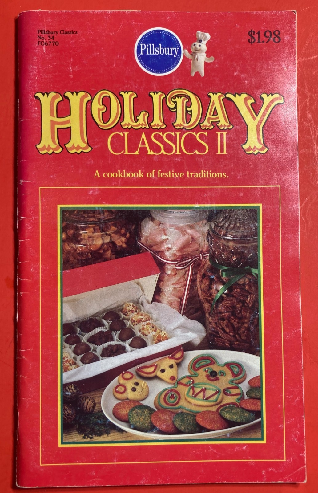PILLSBURY HOLIDAY CLASSICS BAKING RECIPES COOKBOOK 96 PAGES 1983 CHRISTMAS