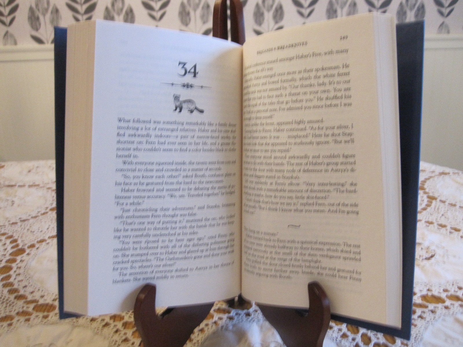 BRIGANDS & BREADKNIVES Travis Baldree 2025 HC/DJ 1st Edition