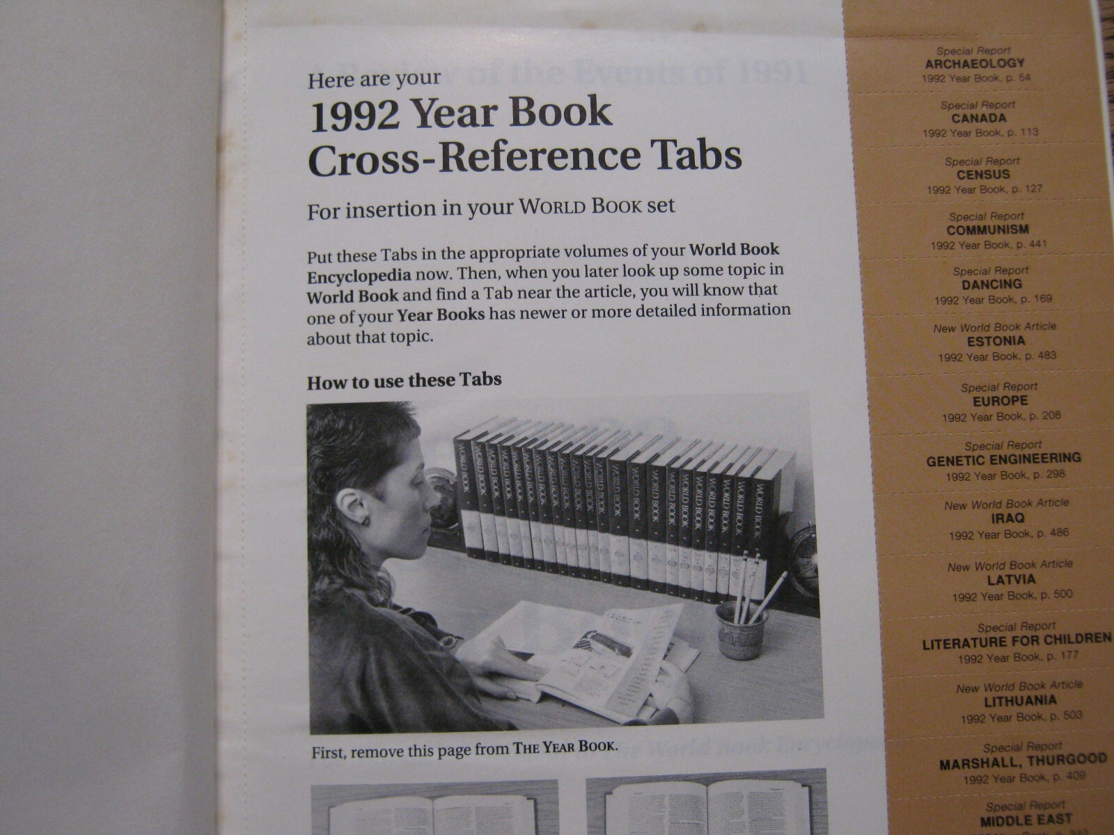 The World Book Yearbook 1992, 576 pages
