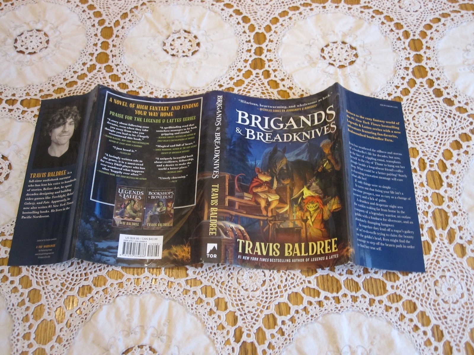 BRIGANDS & BREADKNIVES Travis Baldree 2025 HC/DJ 1st Edition