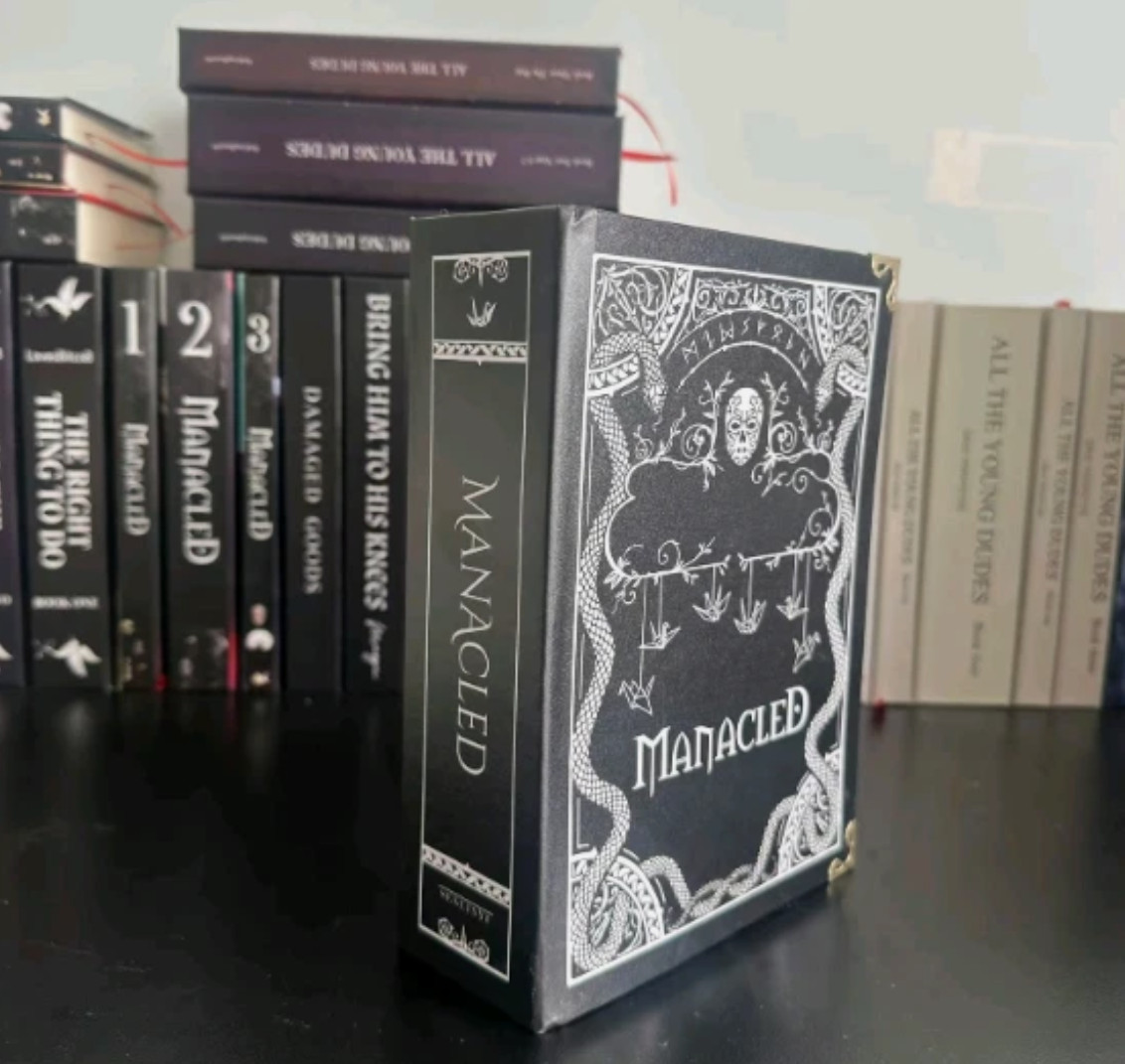 Manacled Book Complete 3-Volume Hardcover Edition with Illustrations by Senlinyu