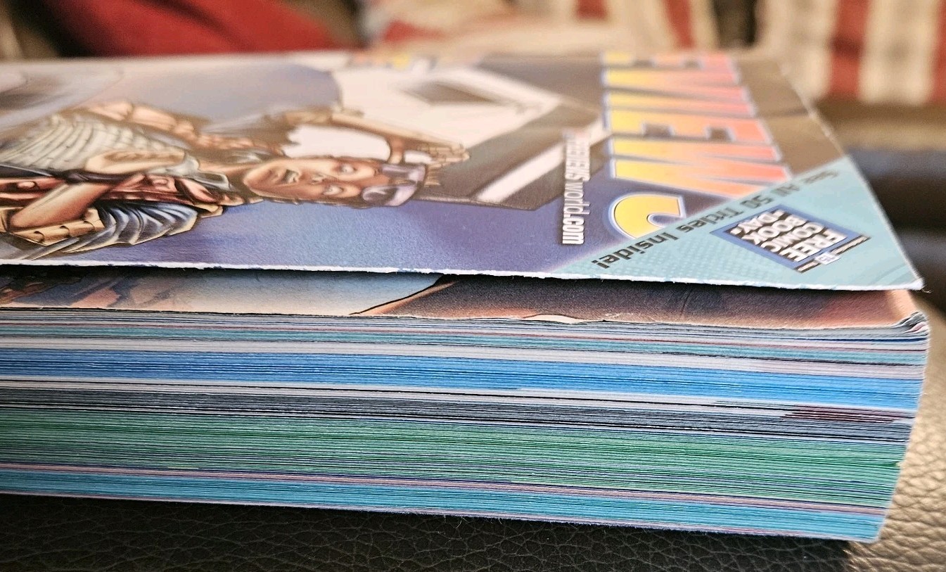 PREVIEWS THE COMIC SHOP CATALOG MAGAZINE 328 JAN 2016 MARVEL DC 600 PAGES -WB15