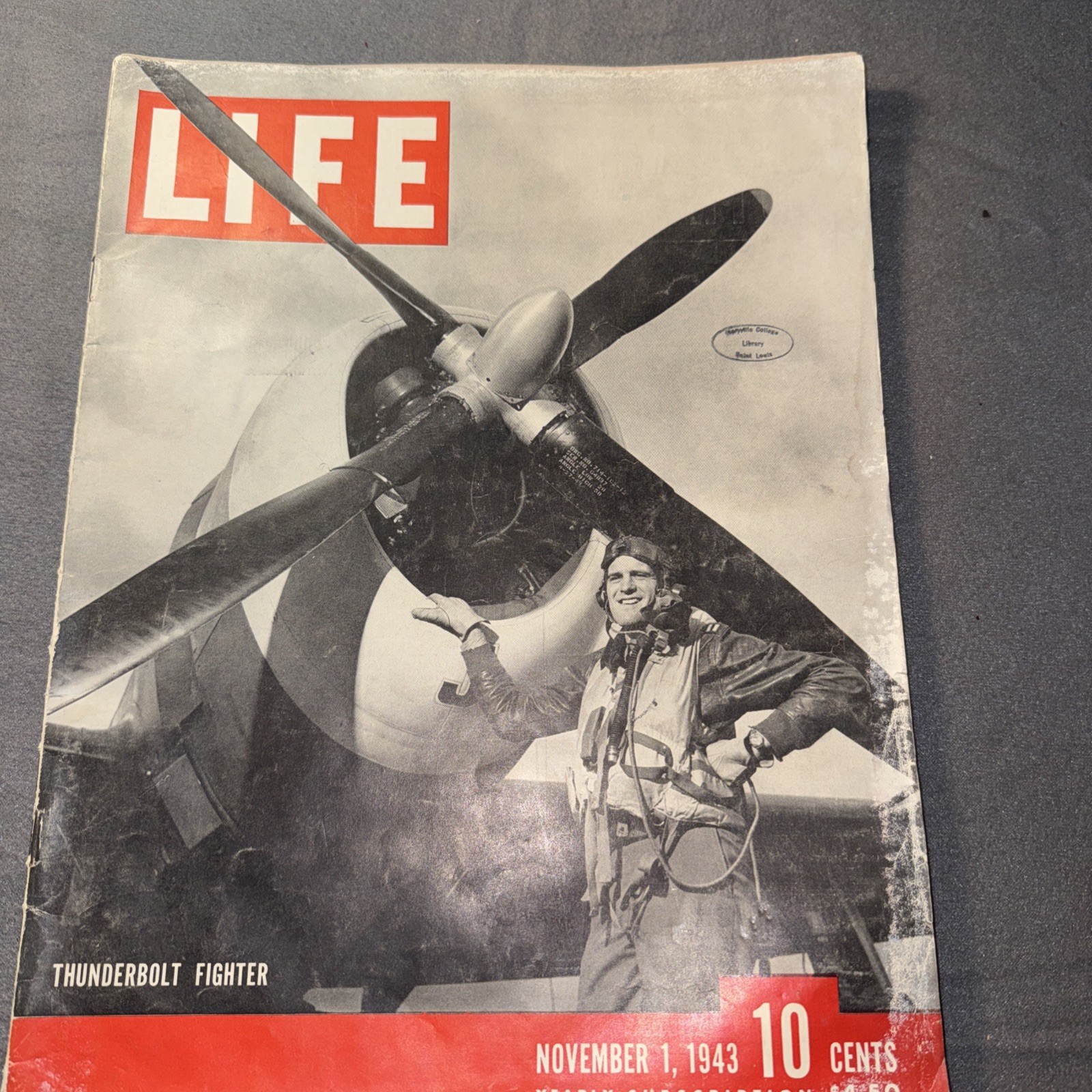 Life Magazine November 1, 1943 Thunderbolt Fighter WWII Articles. 132 Pages Good