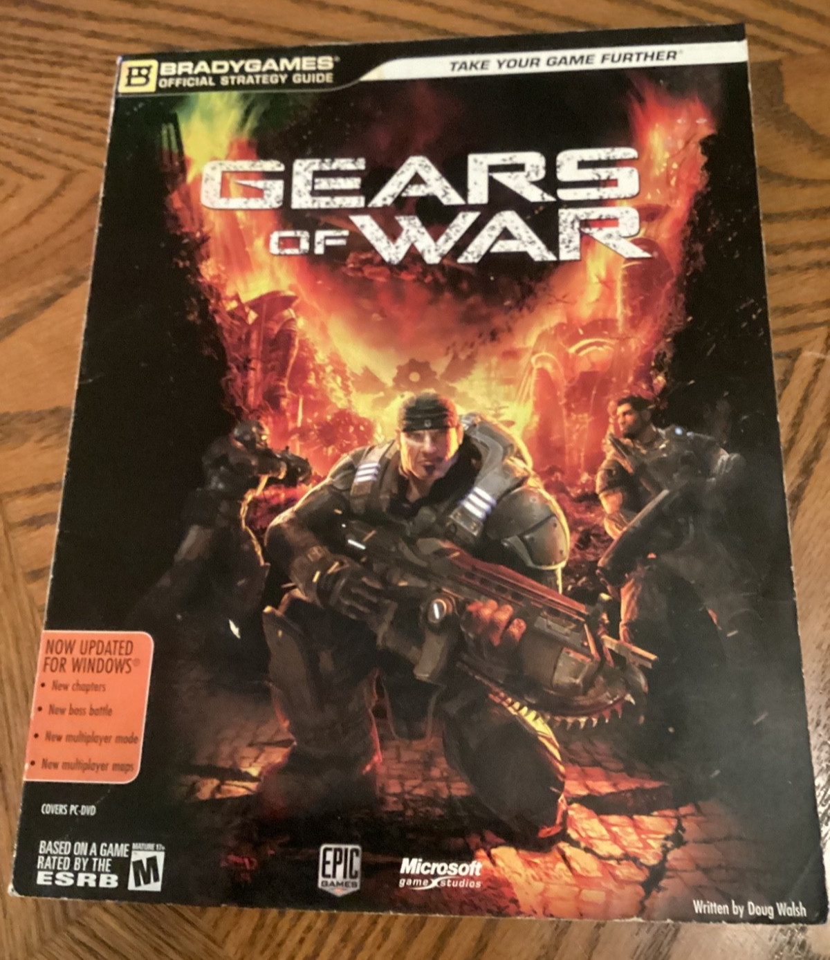 Bradygames GEARS of WAR Xbox 360 Strategy Guide Full Color Nice Pages Sent Flat