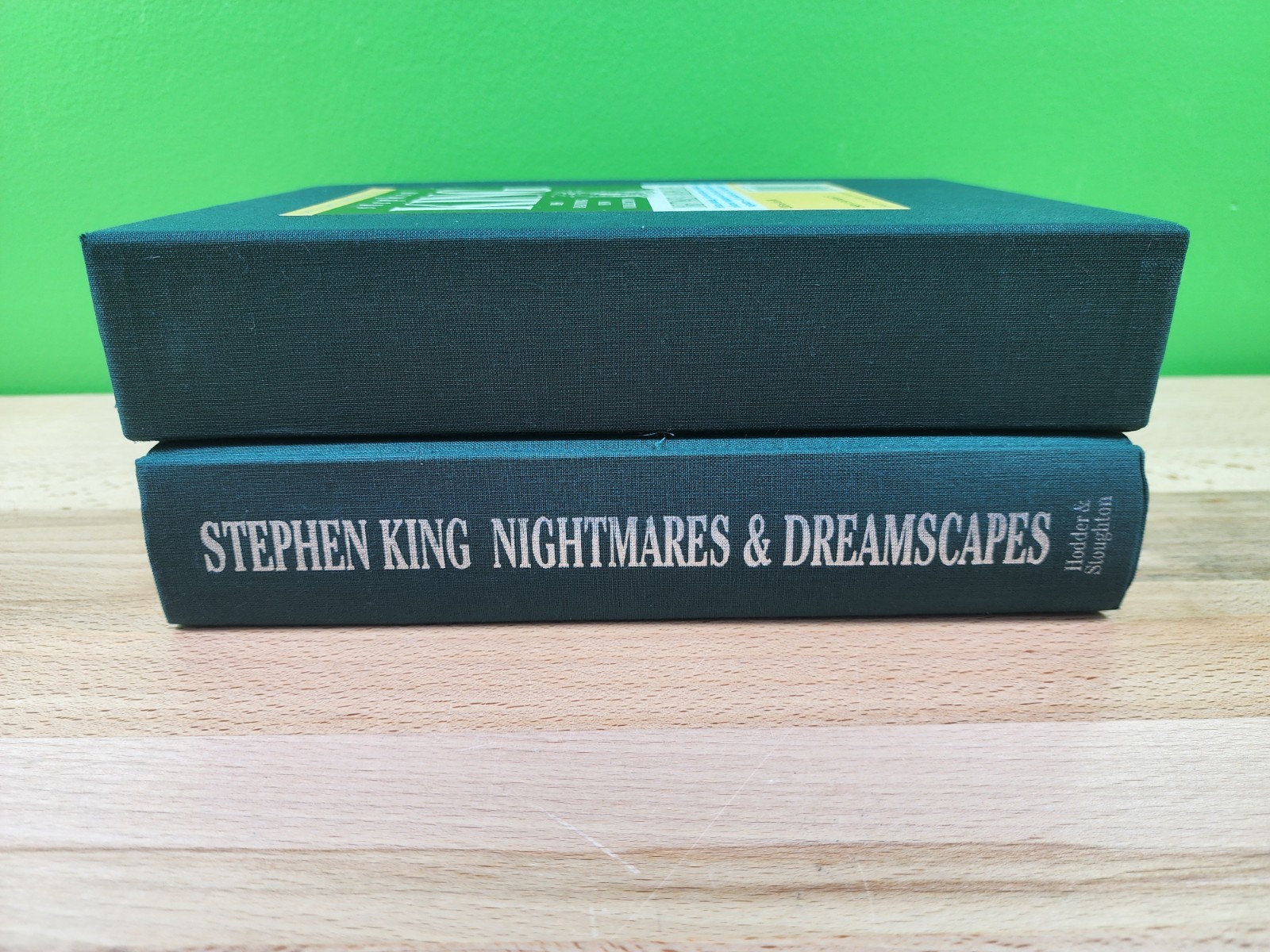 Nightmares & Dreamscapes UK Christmas Edition Slipcover & Stephen King Signature