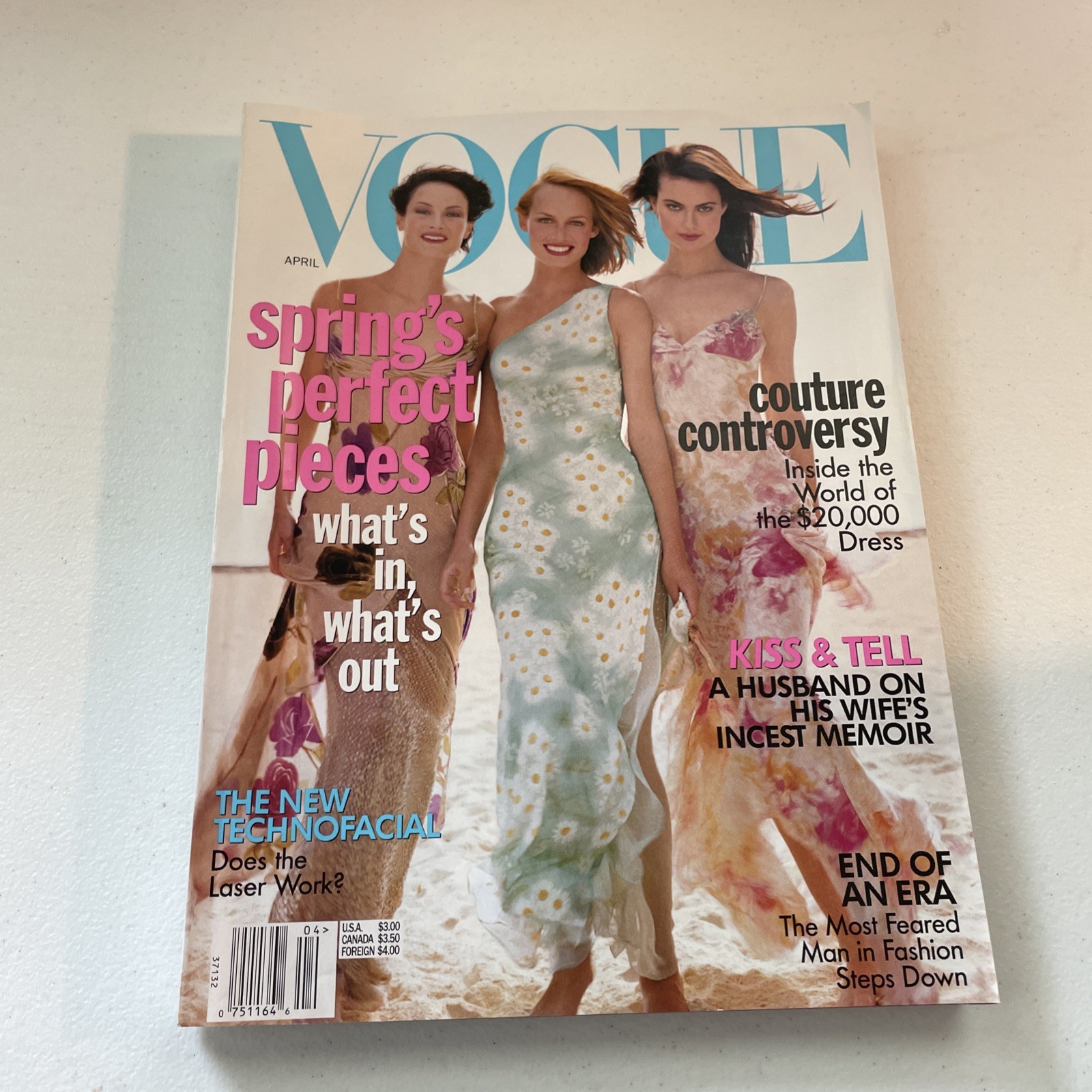 VOGUE April 1997 Amber Valletta Carolyn Murphy Shalom Harlow Lindberg Coddington
