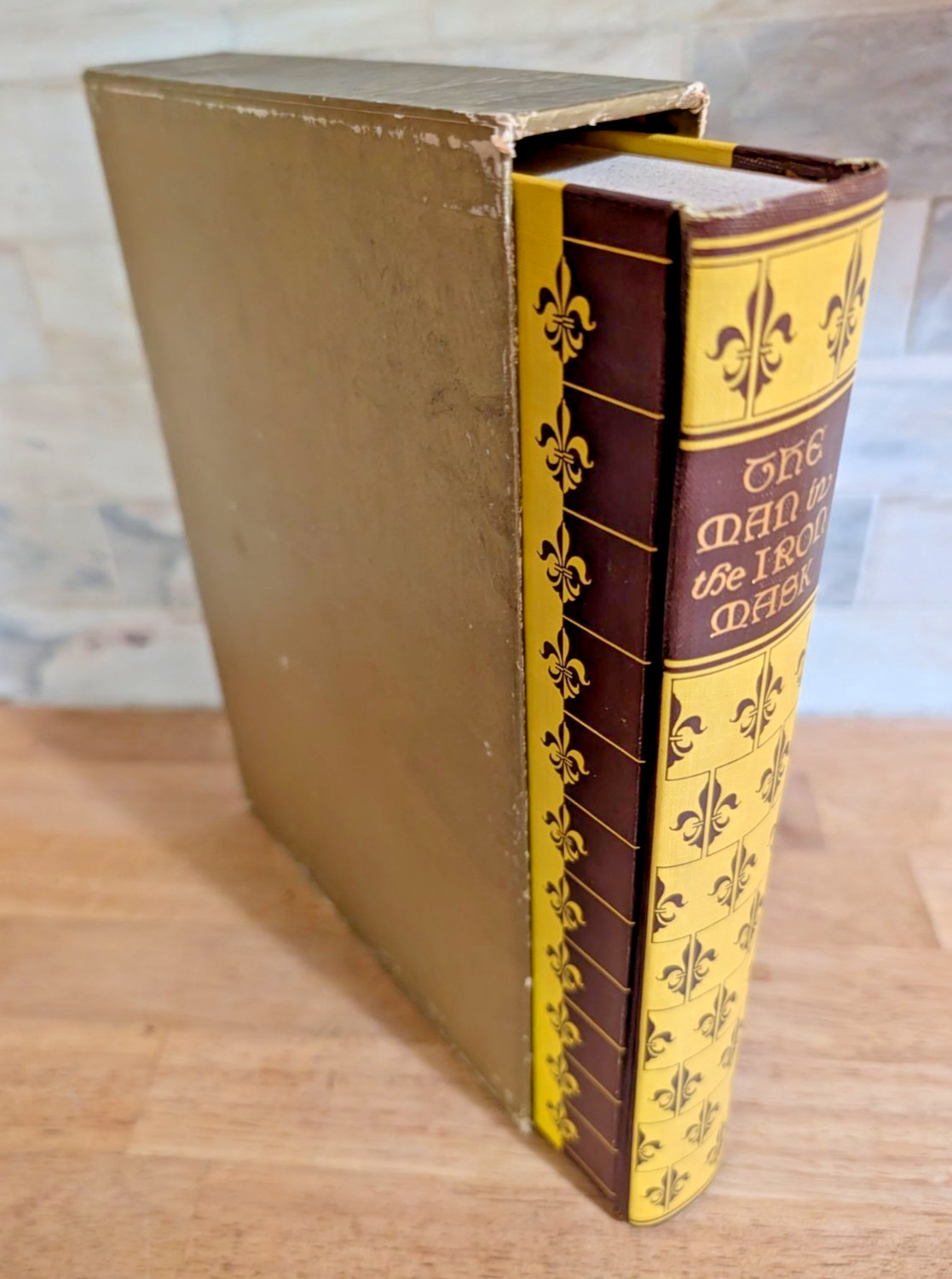 The Man In The Iron Mask Alexandre Dumas Heritage Club 1964 Slipcase Sandglass