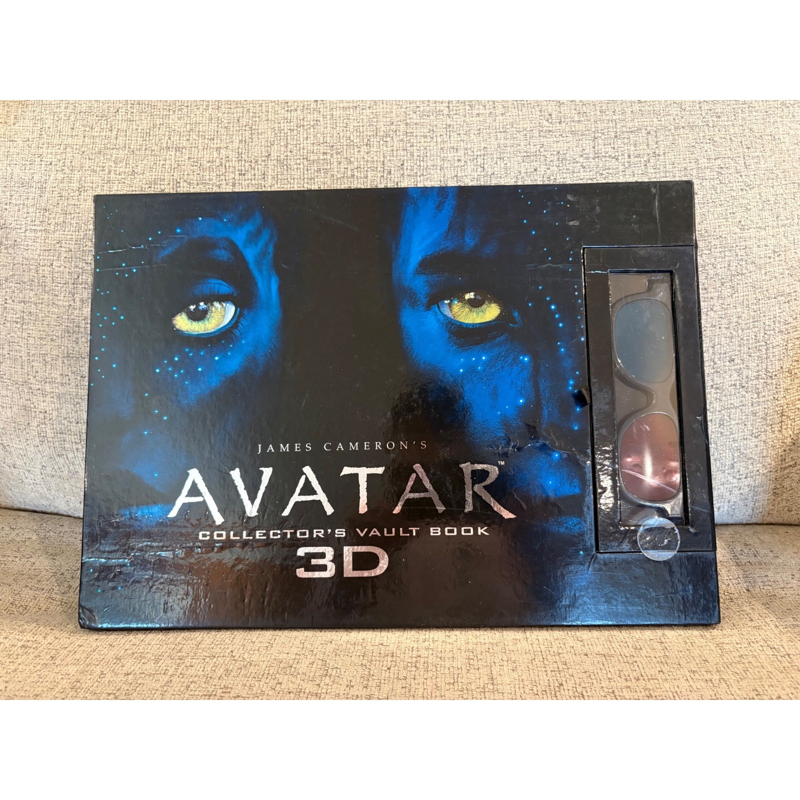 James Cameron’s Avatar Collector’s Vault Book 3D with Glasses Whitman Publishing