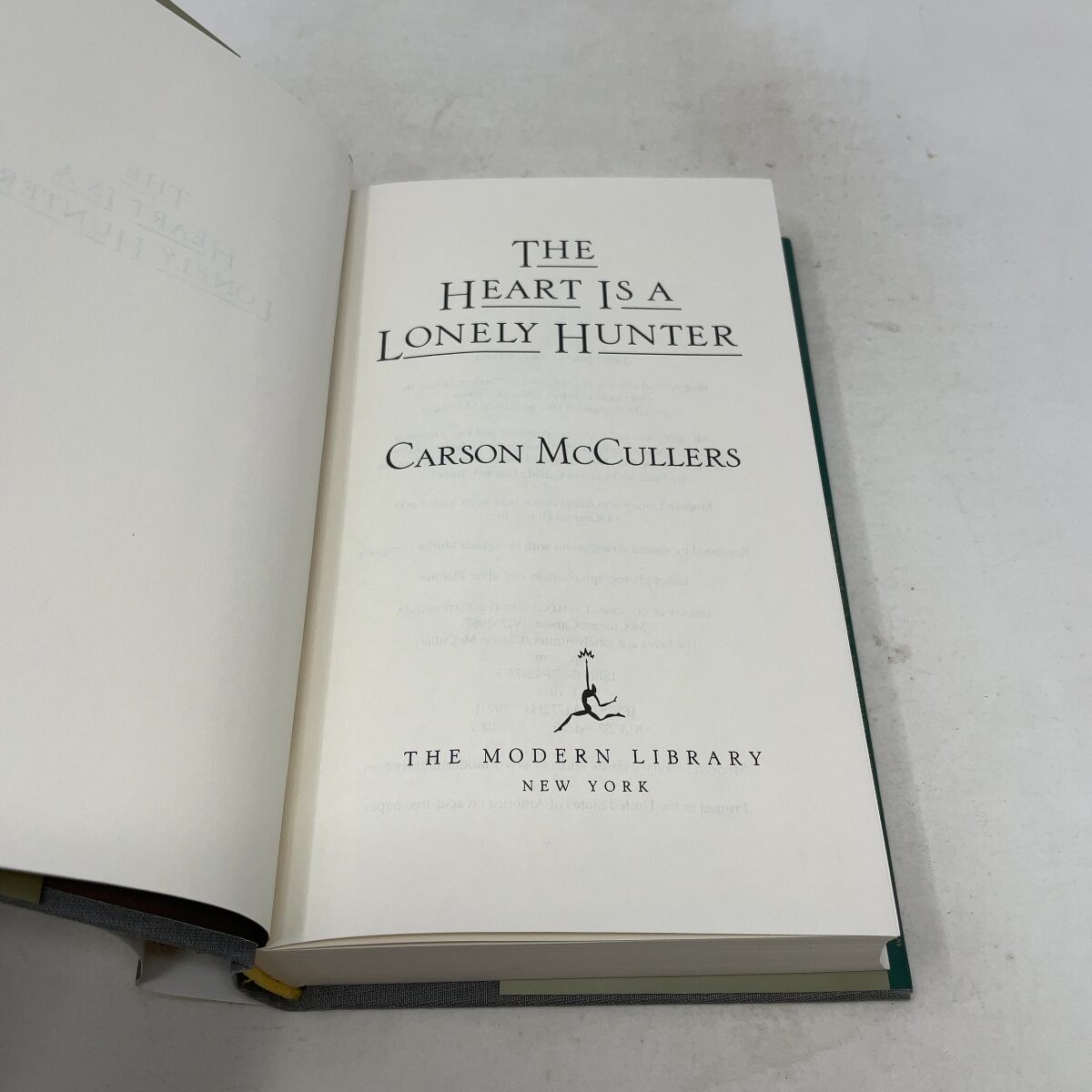 The Heart Is a Lonely Hunter (Modern Library 100 Best Novels) by McCullers, Cars