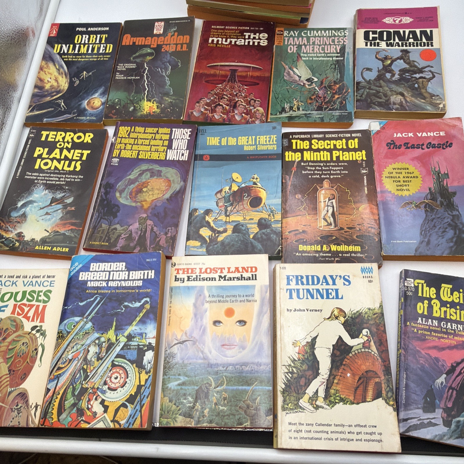 Lot of 60 Used Vintage Science Fiction Paperbacks 50s 60s 70s Great Condition