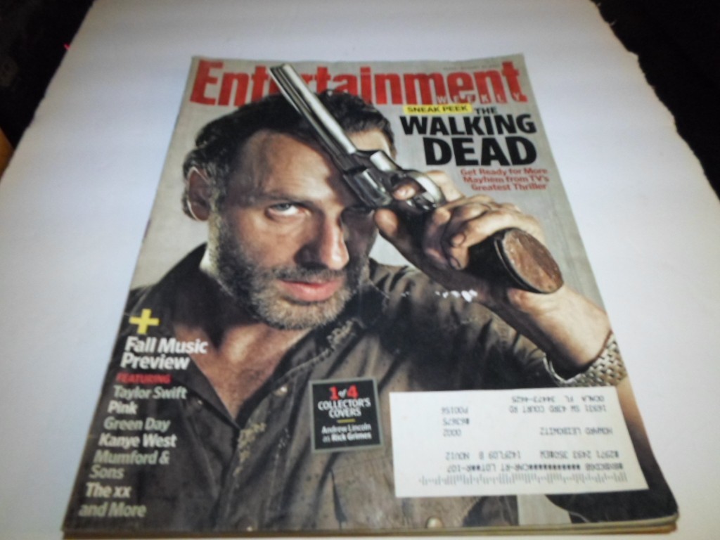 2 Entertainment Weekly #1131 December 3, 2010 & August 31 2012 The Walking Dead