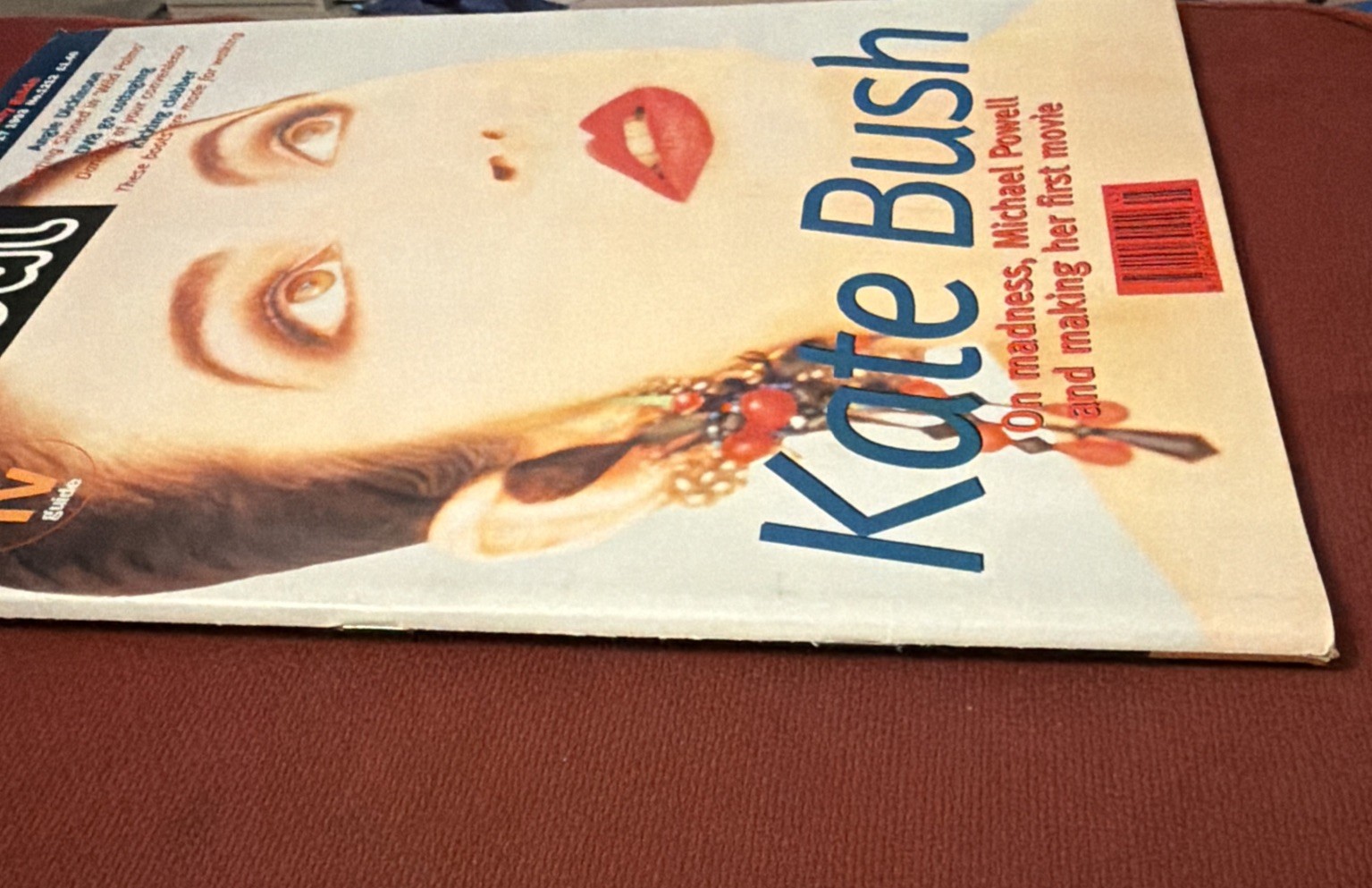TIME OUT Magazine #1212 1993 NOV 10 KATE BUSH Madness & 1st movie ANGE DICKINSON