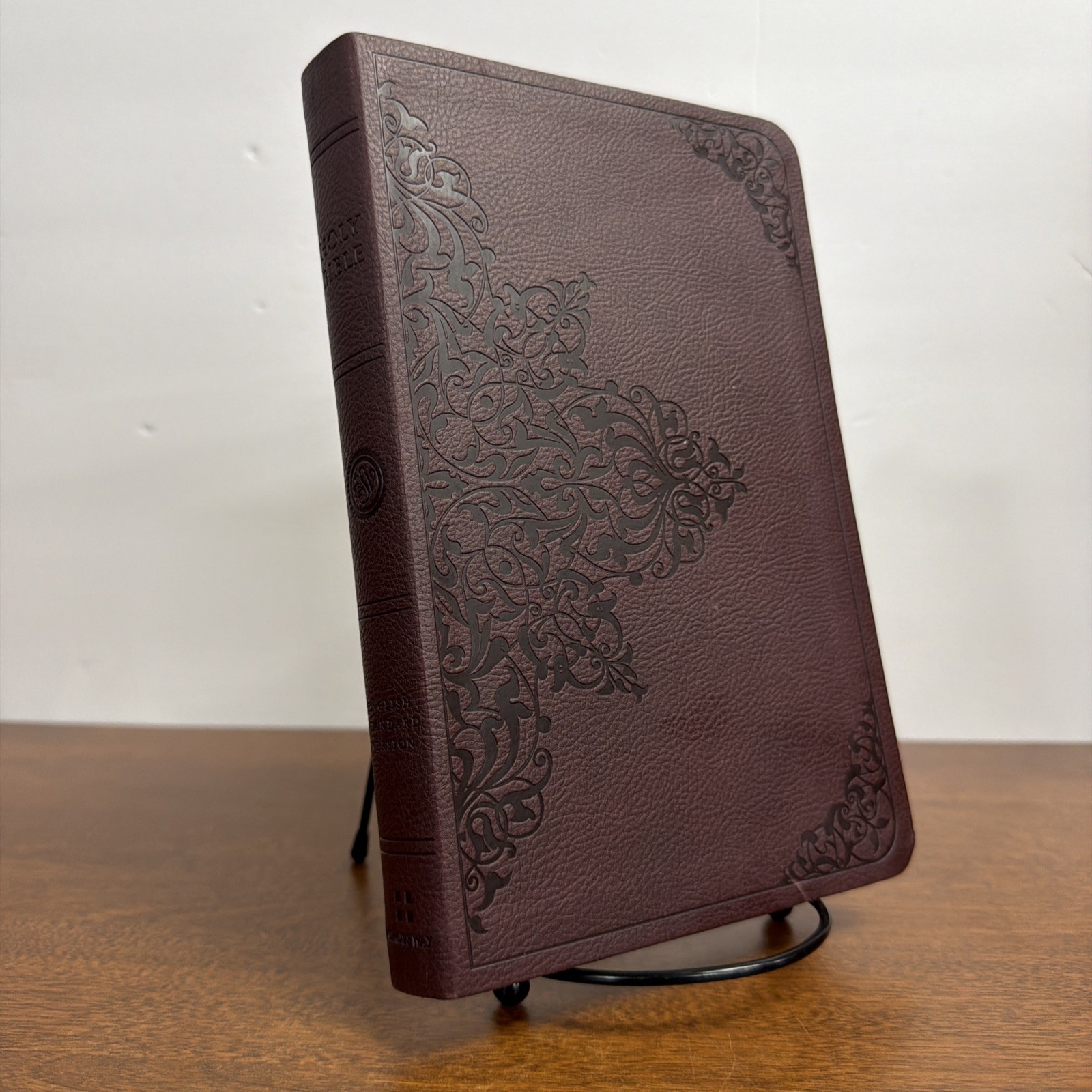 ESV Premium Gift Bible (TruTone, Chestnut, Filigree Design)