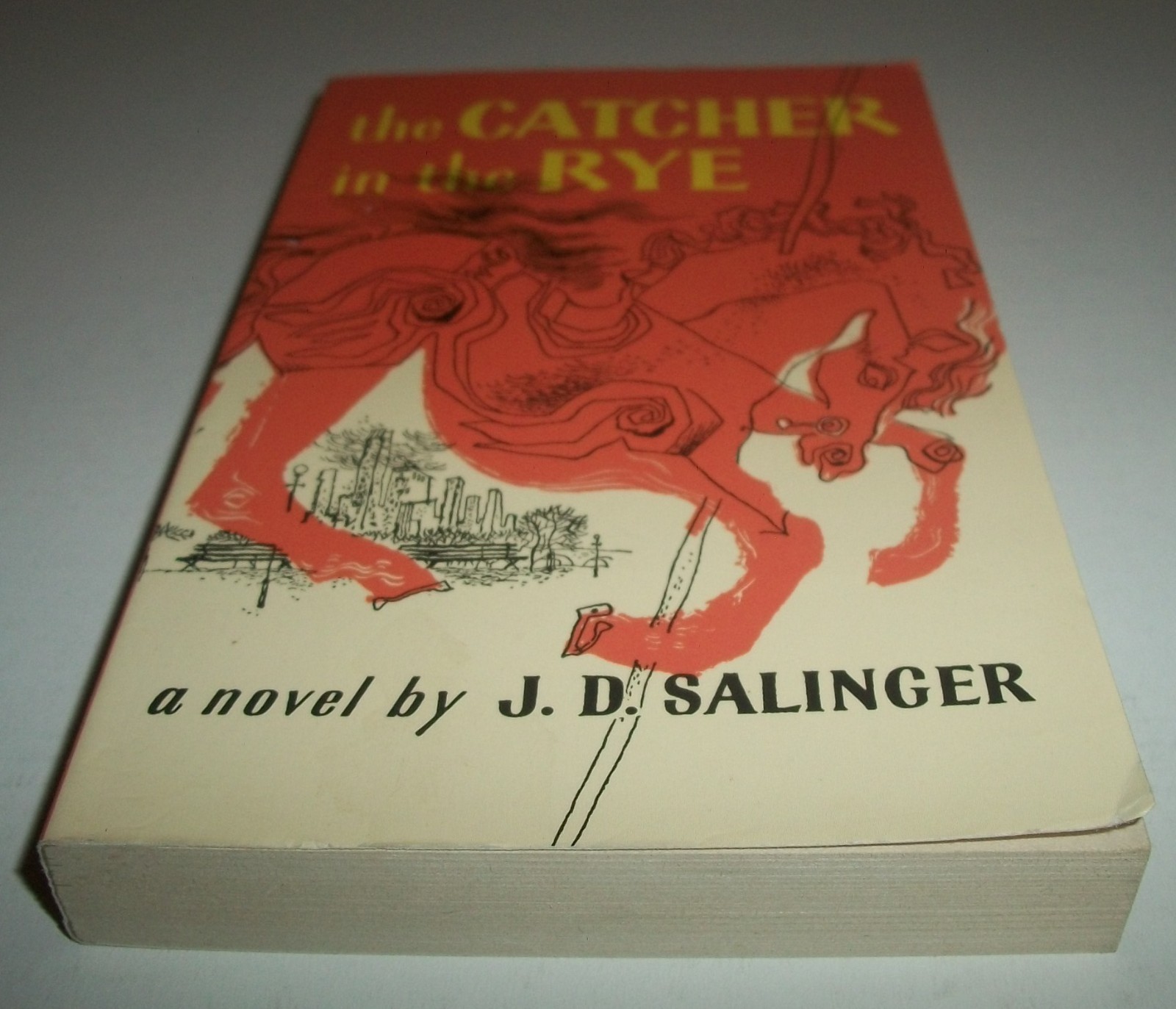 The Catcher in the Rye Classic by J D Salinger L-B $8.99 novel 105th print pb ex
