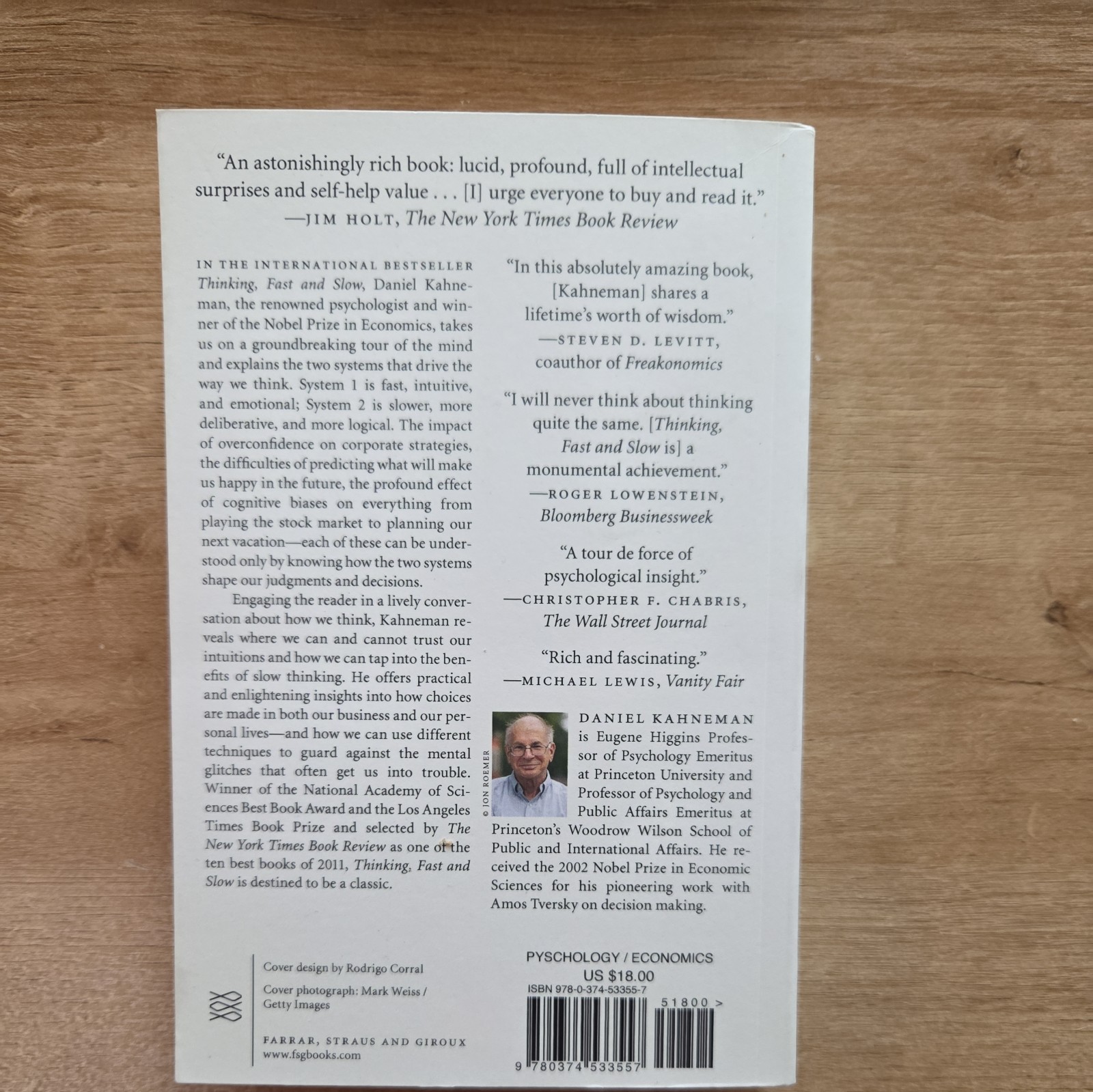 Thinking, Fast and Slow by Daniel Kahneman Paperback Like New First Edition 2011