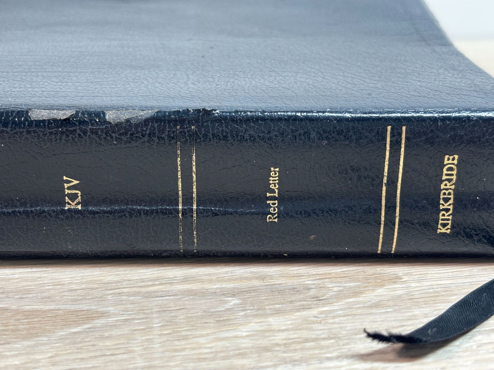 Thompson Chain-Reference Study Bible KJV Black Bonded Leather Red Letter 1997