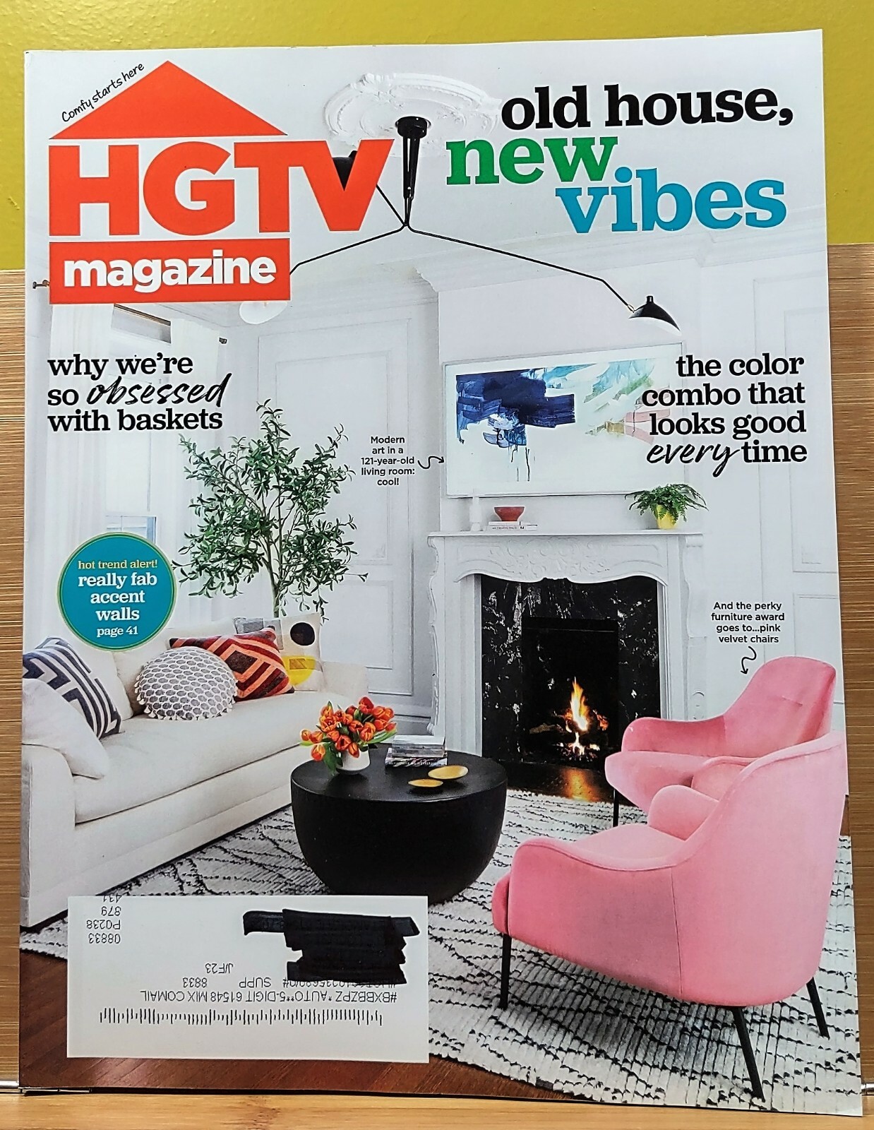 HGTV Magazine MARCH 2021 Old House, New Vibes the Color Combo that Looks Good Ev