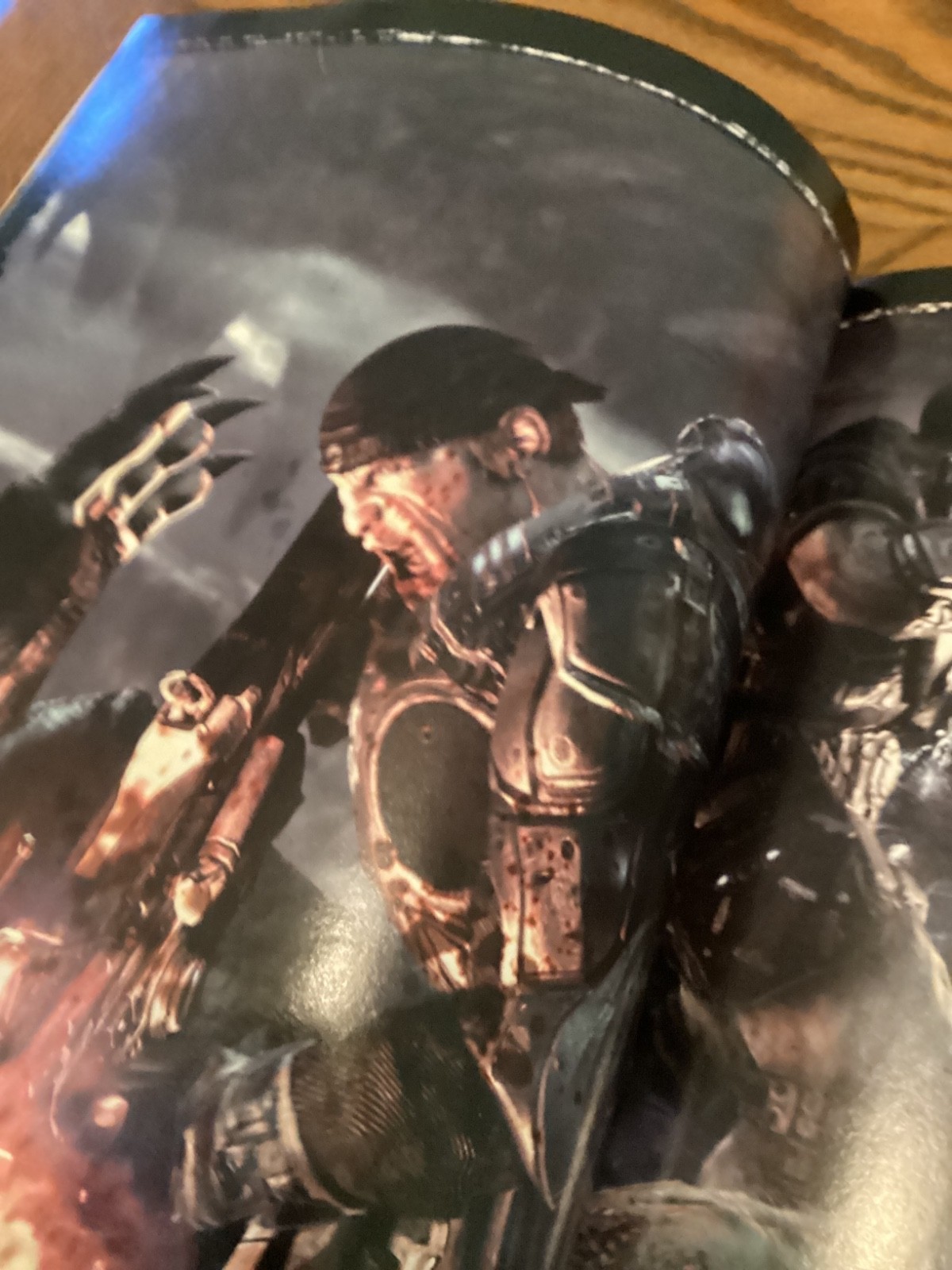 Bradygames GEARS of WAR Xbox 360 Strategy Guide Full Color Nice Pages Sent Flat