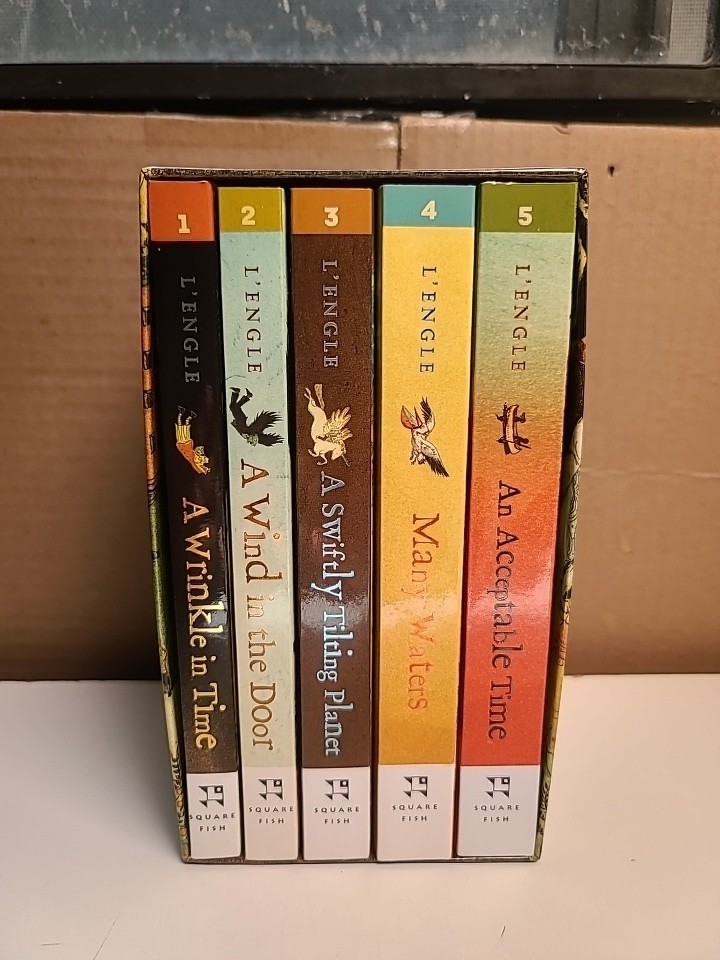 A Wrinkle in Time Madeleine L’Engle Square Fish 2007 13th Printing PB