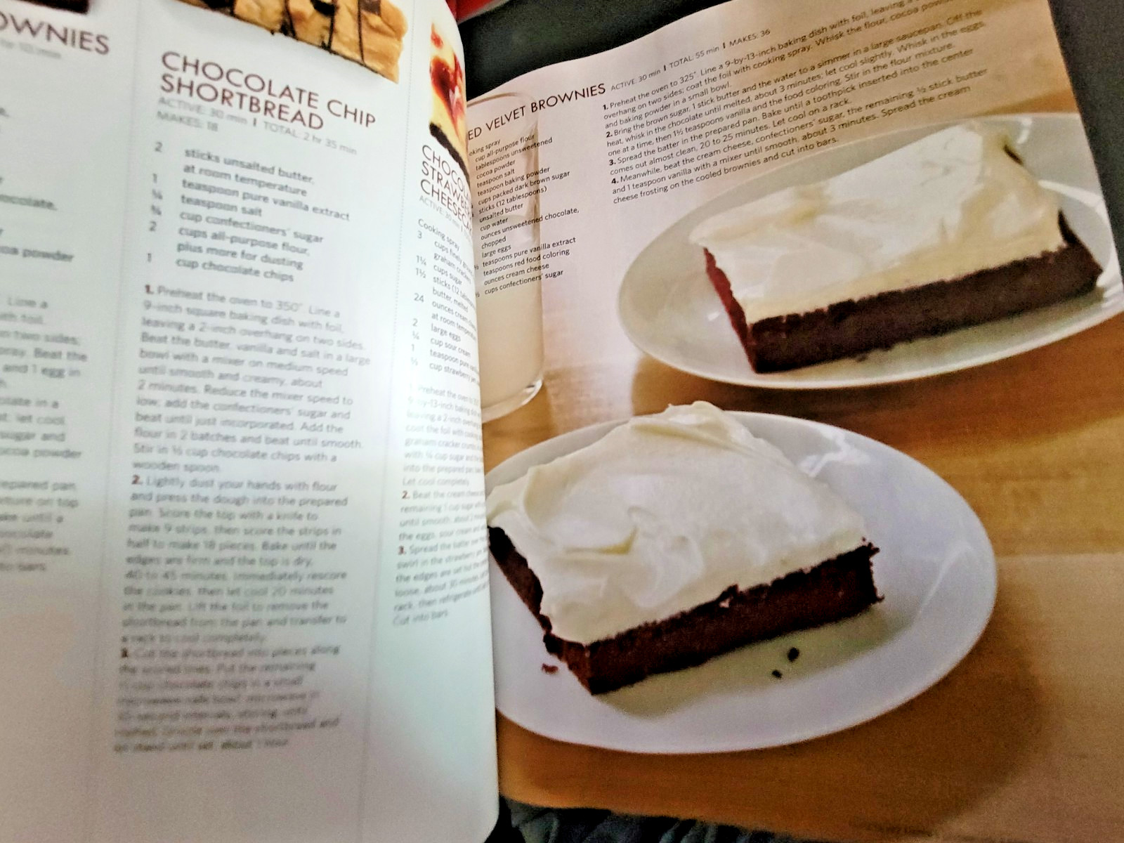 Chocolate Lover’s Cookbook – 125 Totally Irresistible Recipes – by Food Network