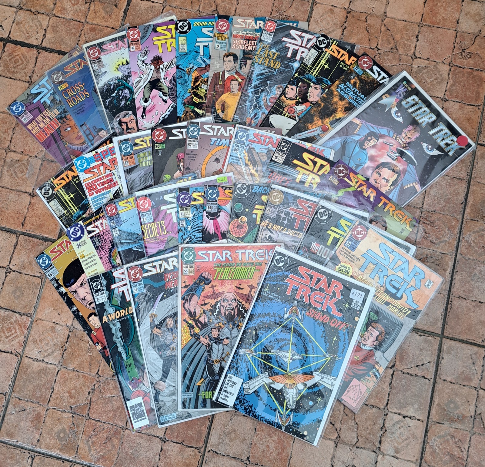 33 x Star Trek ComicsGraphic Novels Assorted Job Lot