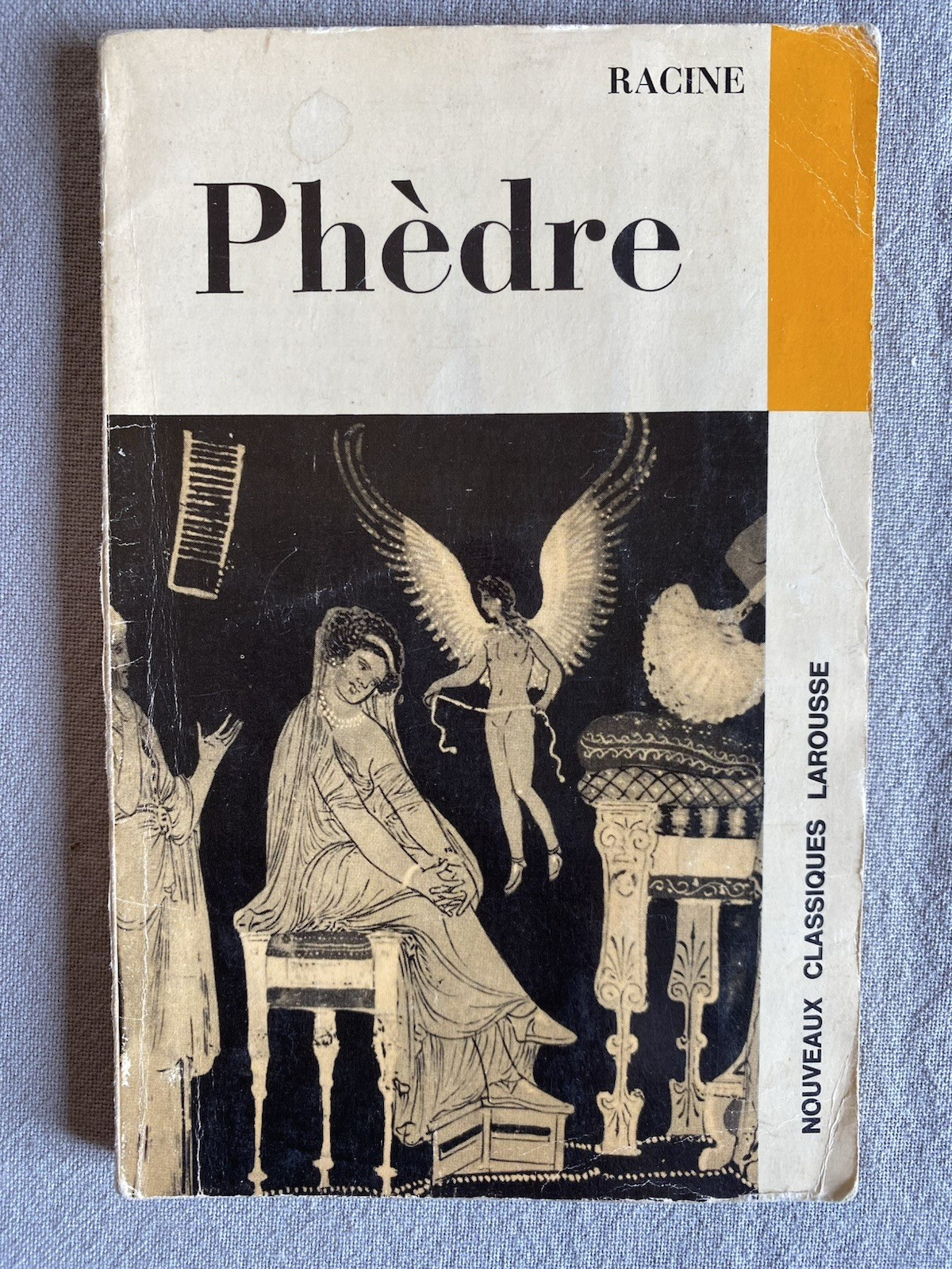 Phèdre by Racine in French-Paperback Drama Nouveaux Classiques Larousse