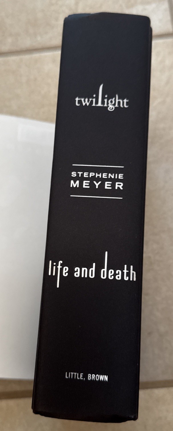Twilight Tenth Anniversary/Life and Death Dual Ed by Meyer, Stephenie Hardback