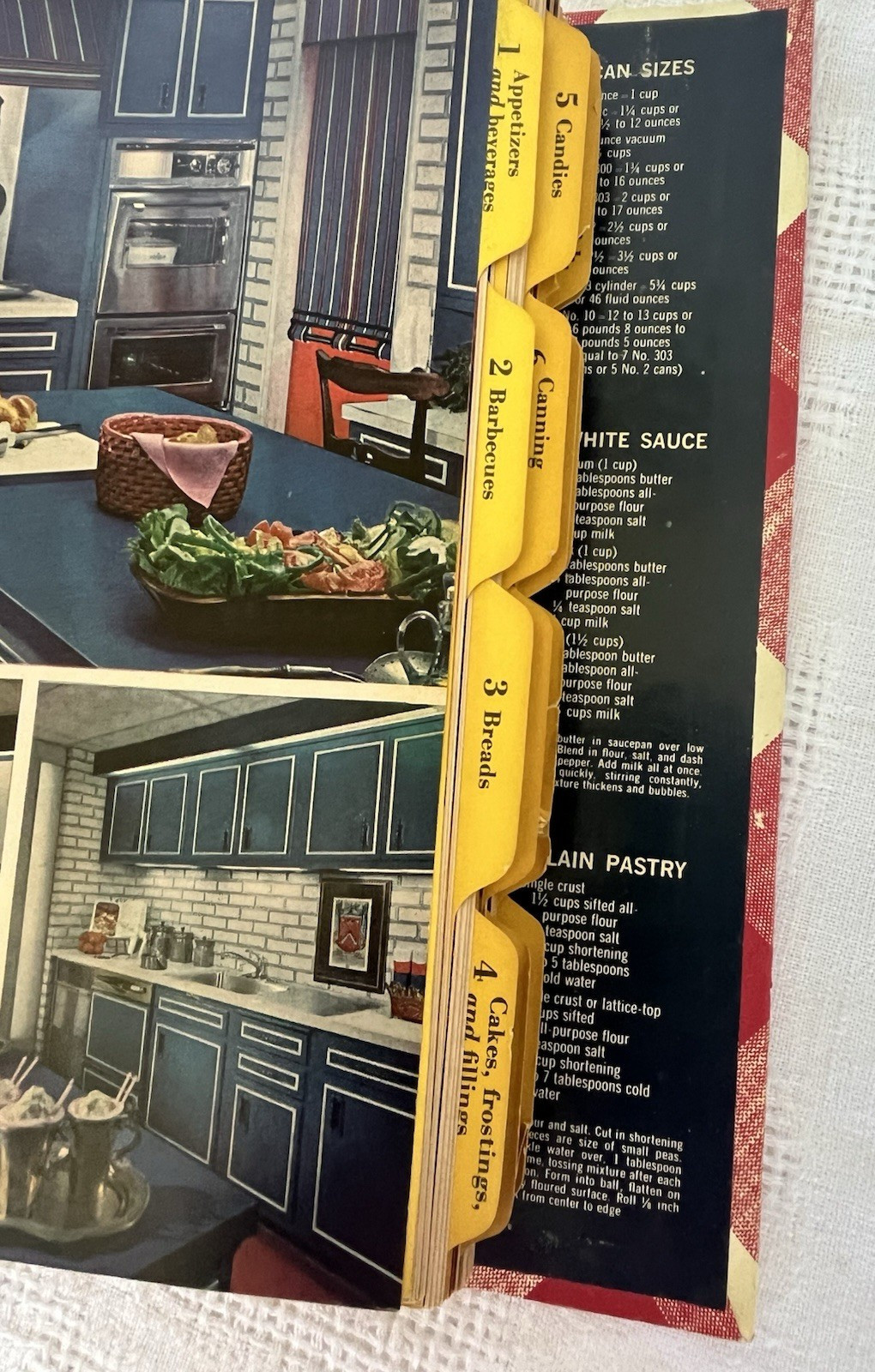 1971 Better Homes and Gardens New Cookbook Fourth Printing ~ 40 Pages Dividers