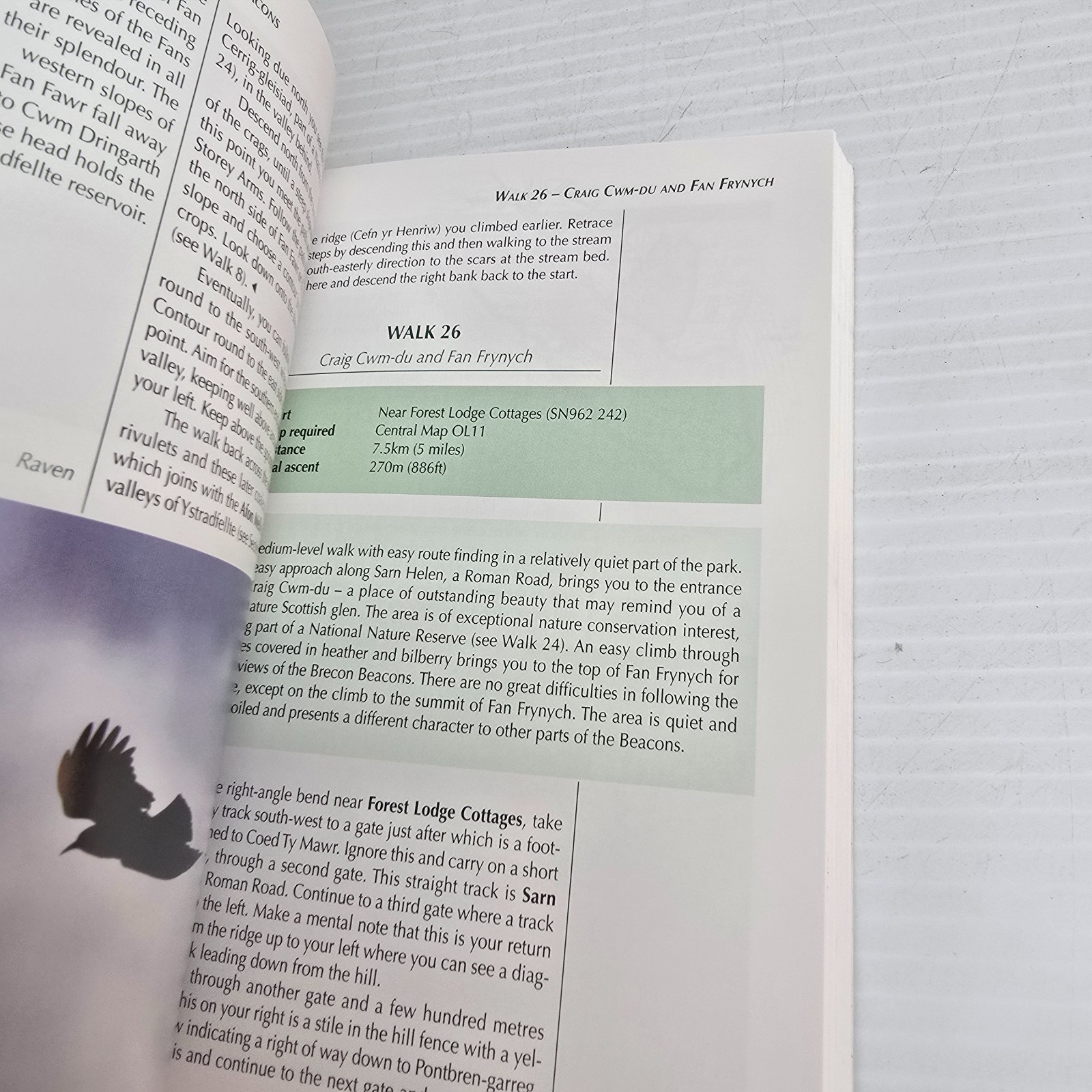 Walking on the Brecon Beacons: A Walker’s Guide to the National Park Andy Davies