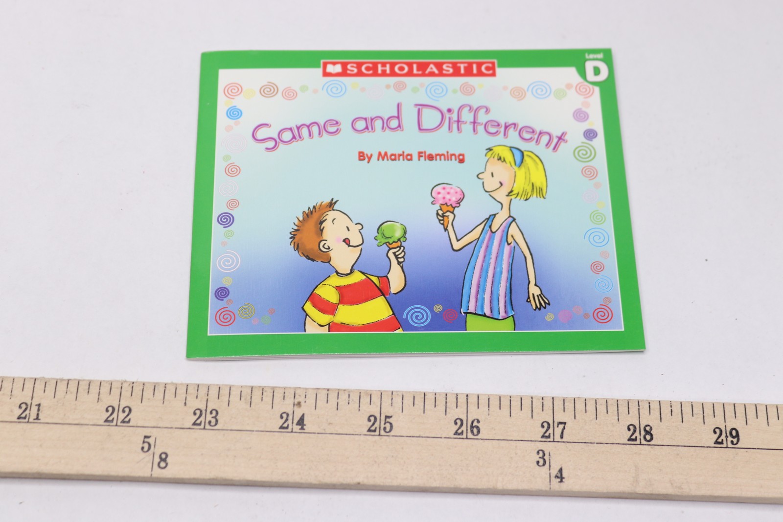 Level D Little Leveled Readers: Same And Different By Maria Fleming