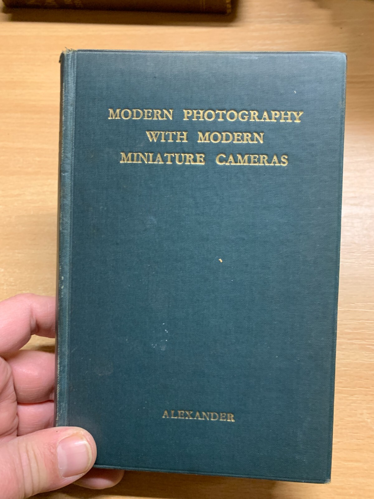 1934 “MODERN PHOTOGRAPHY WITH MODERN MINIATURE CAMERAS” SMALL HARDBACK BOOK (P2)