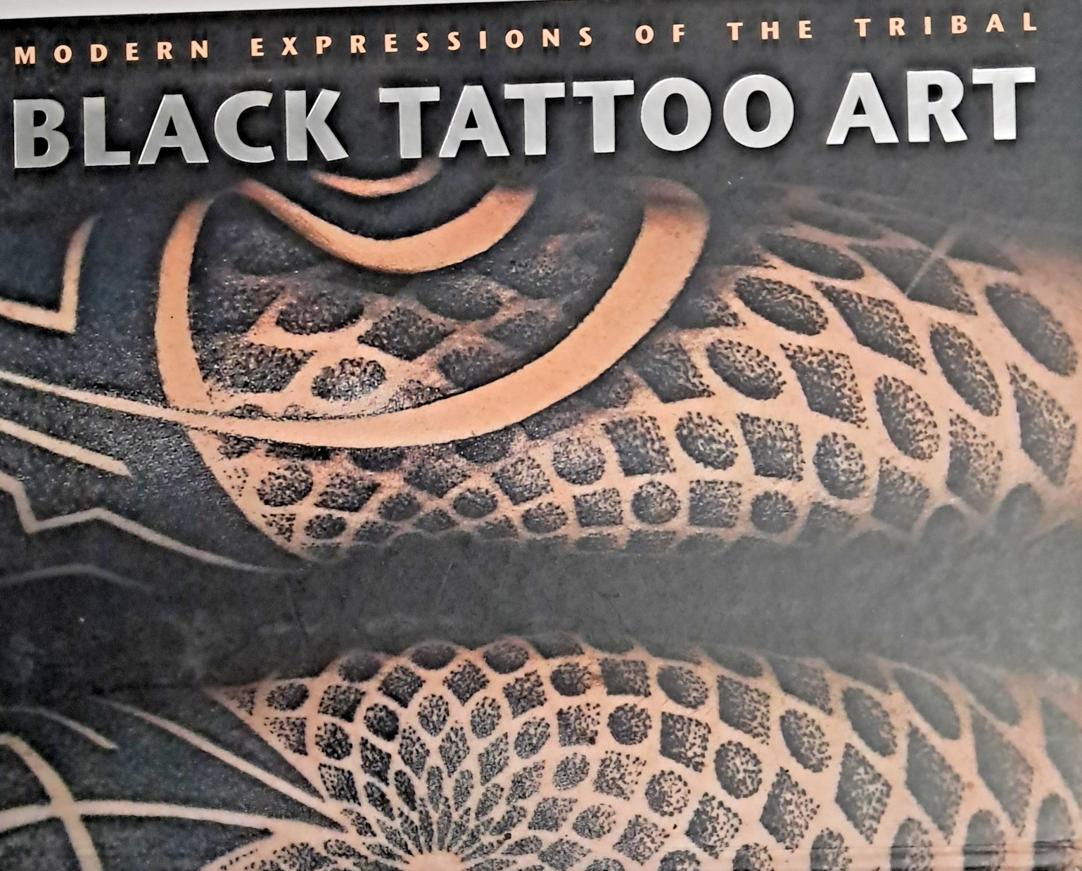 Black Tattoo Art: Modern Expressions of the Tribal (Marisa Kakoulas, Hardcover)…