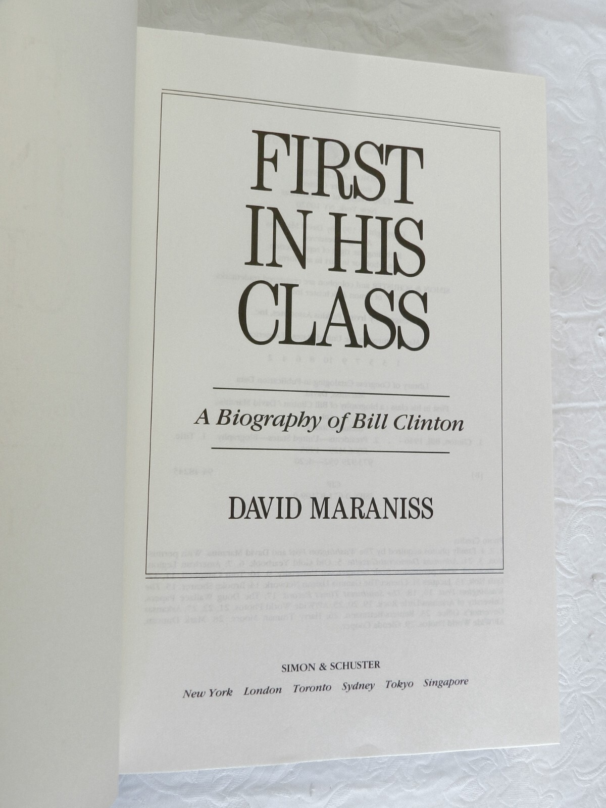 1995, FIRST IN HIS CLASS by David Maraniss, BIO OF BILL CLINTON, SIGNED + LETTER