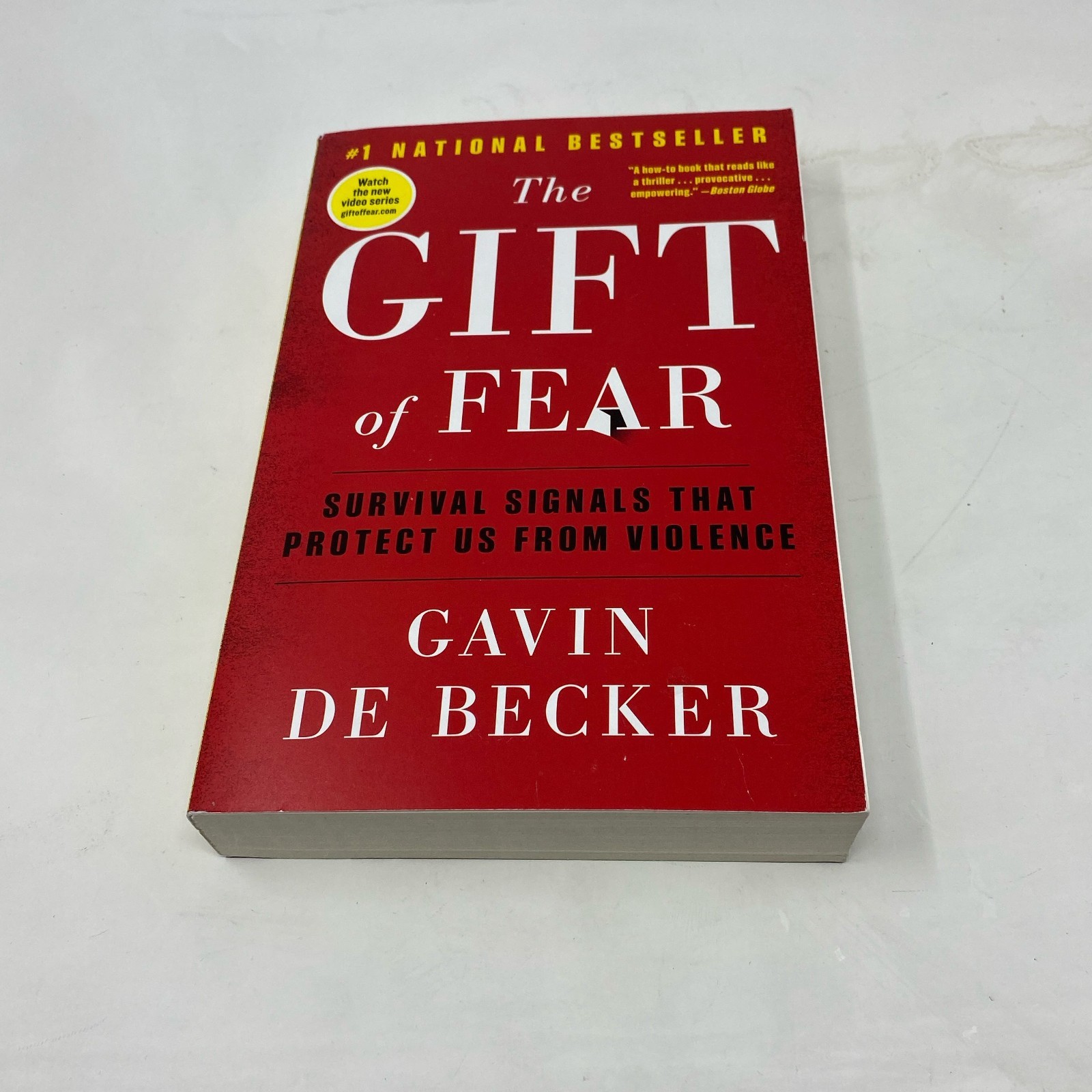 Back Bay Books The Gift of Fear, Red Trade Paperback by de Becker