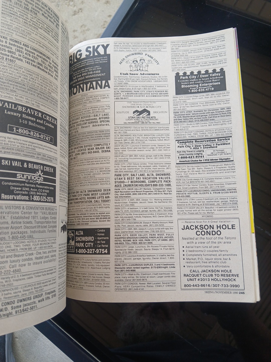 SKIING Magazine 258 Pages November 1990