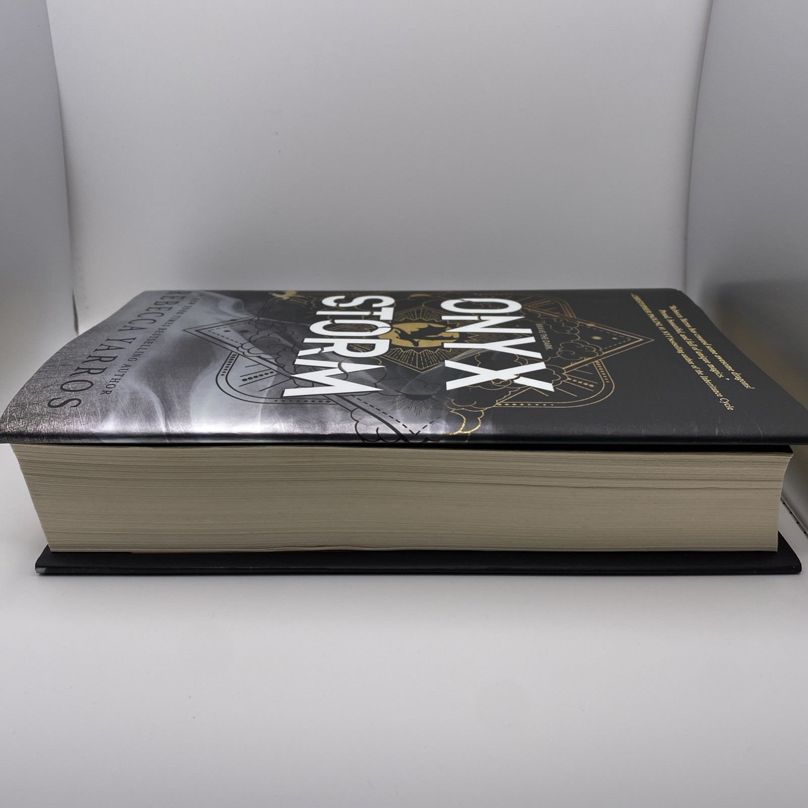 Onyx Storm – Yarros Rebecca | Hardcover | VERY GOOD