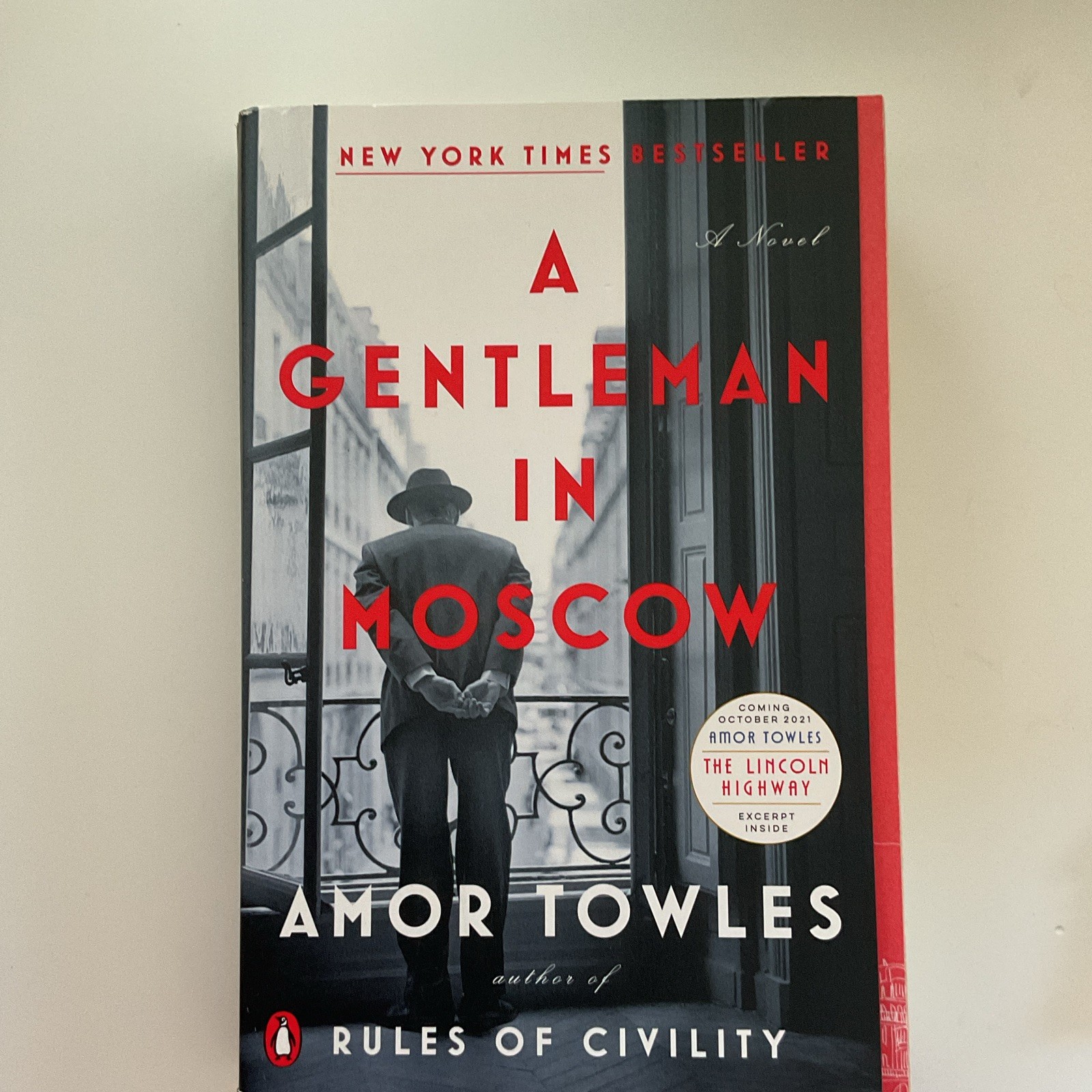 Amor Towles A Gentleman in Moscow: A Novel TPB Penguin English 2019