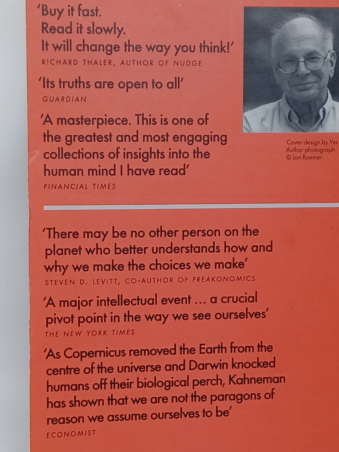 Thinking, Fast and Slow by Daniel Kahneman, Paperback